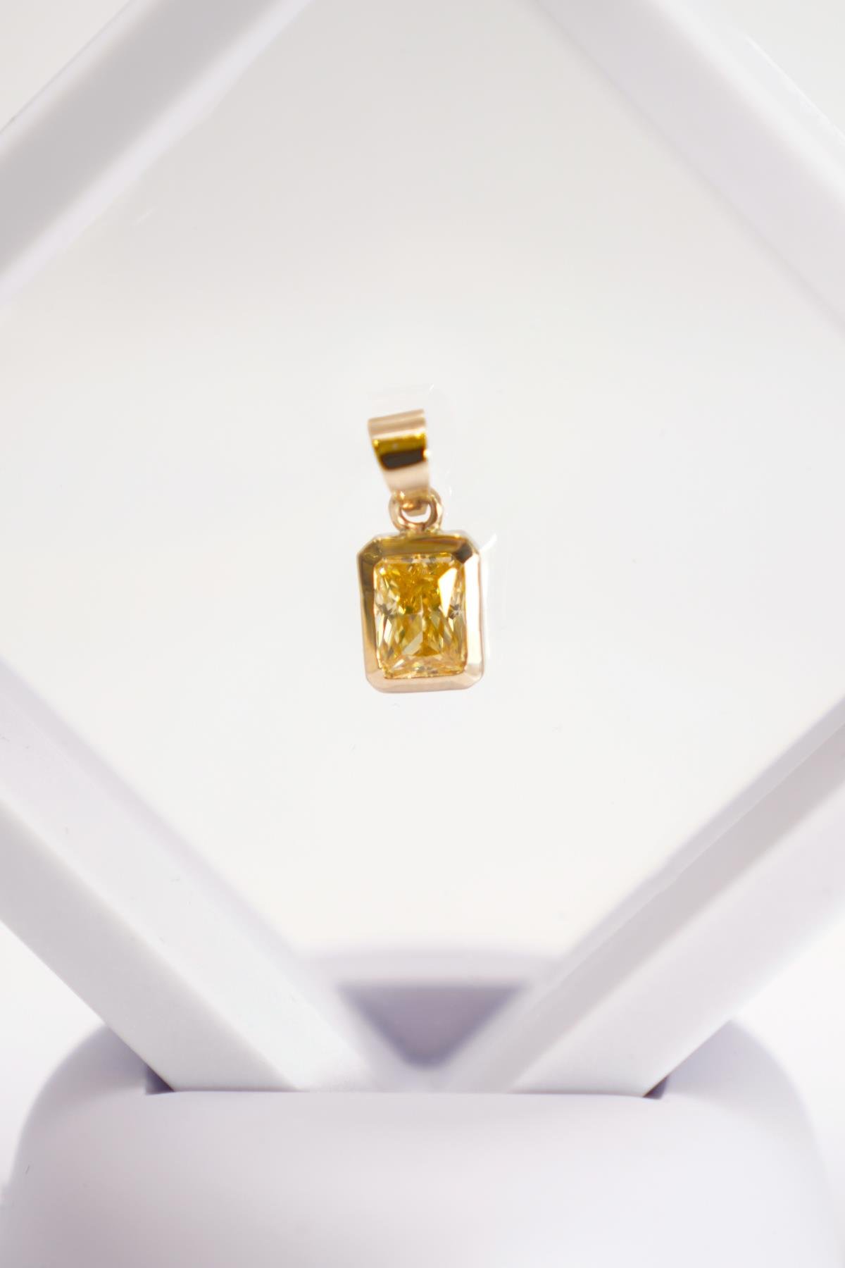 14 Ayar Altın Dikdörtgen Kesim Sitrin Taşlı Minimal Tasarım Kolye Ucu