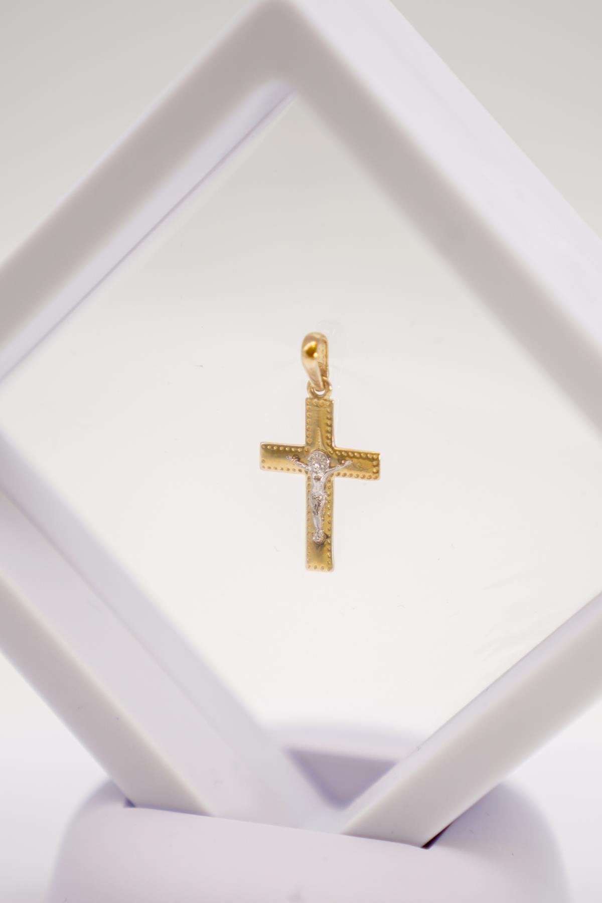 14 Ayar Altın Haç Kolye Ucu – İki Renkli Modern Tasarım, İnce ve Hafif Takı Seçeneği