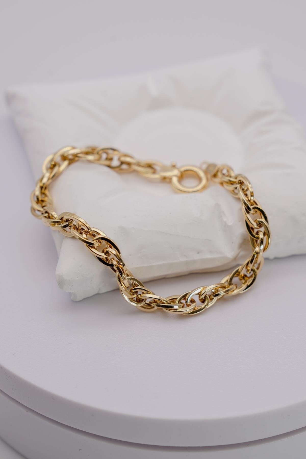 14 Ayar Altın Halka Zincir Kadın Bileklik – Klasik Formda Günlük ve Şık Takı Seçimi