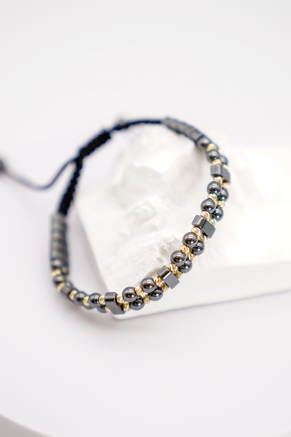 14 Ayar Altın Hematit Taşı Bileklik | Şık, Moderne Hafif Tasarımlı Minimal Takı