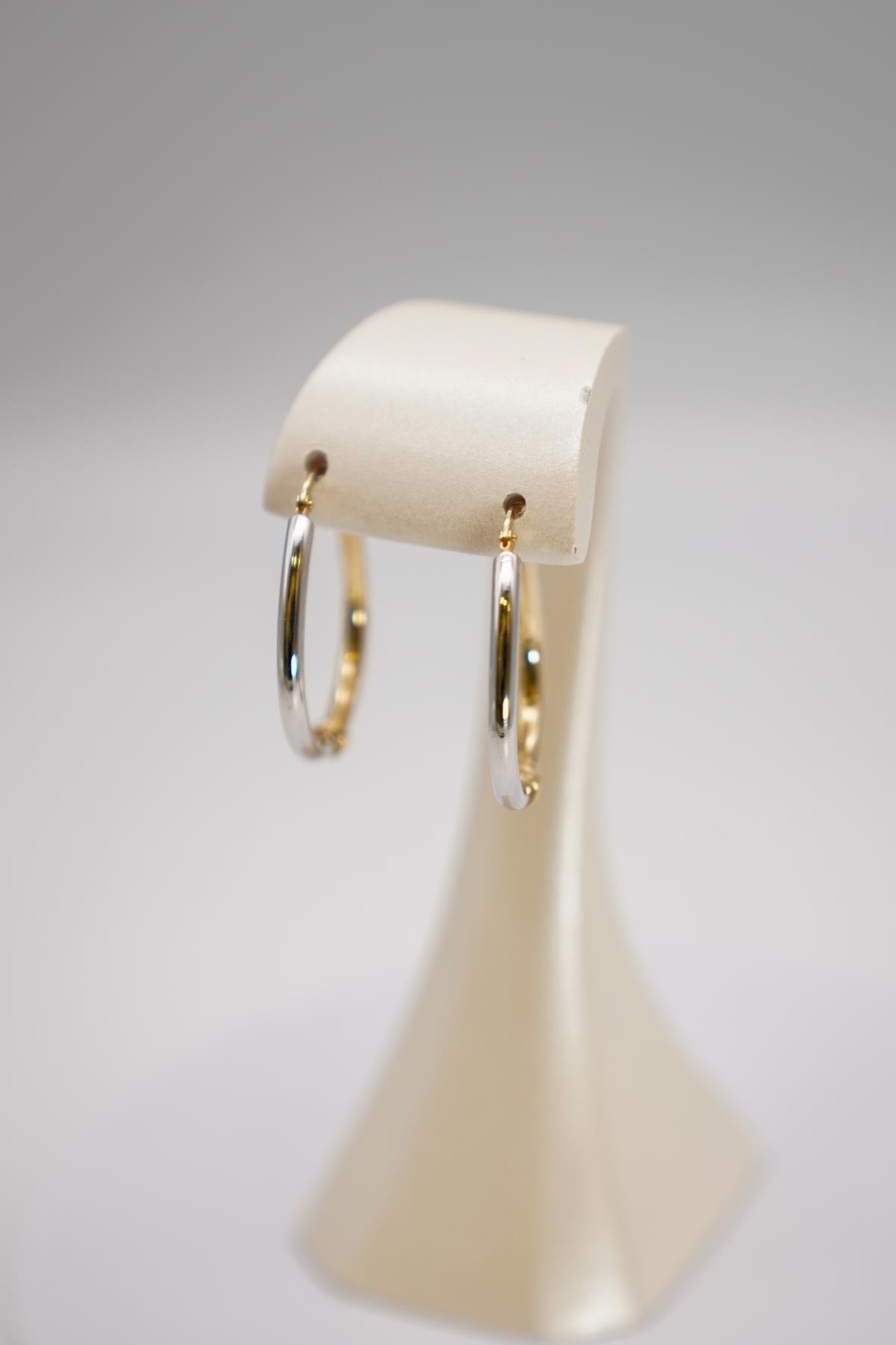 14 Ayar Altın İki Renkli Halka Küpe – Klasik Formda Şık ve Göz Alıcı Tasarım