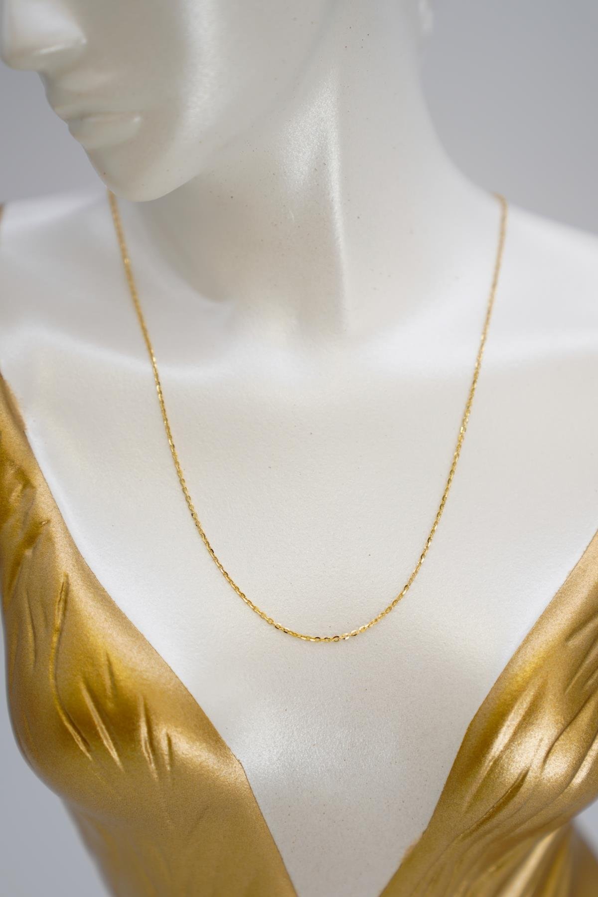 14 Ayar Altın İnce Zincir Kolye Hafif Minimal Kadın Takı Günlük Kullanıma Uygun