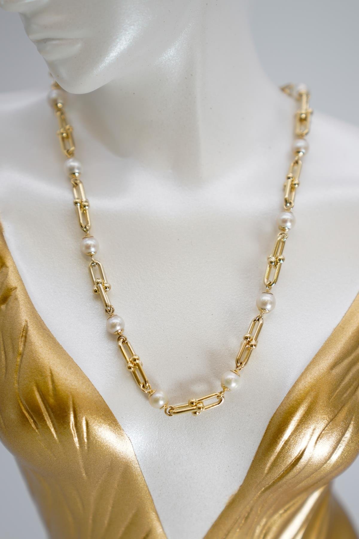 14 Ayar Altın İncili Fantasy Zincir Kolye Zarif Yuvarlak İnci ve Modern Bağlantı Detaylı