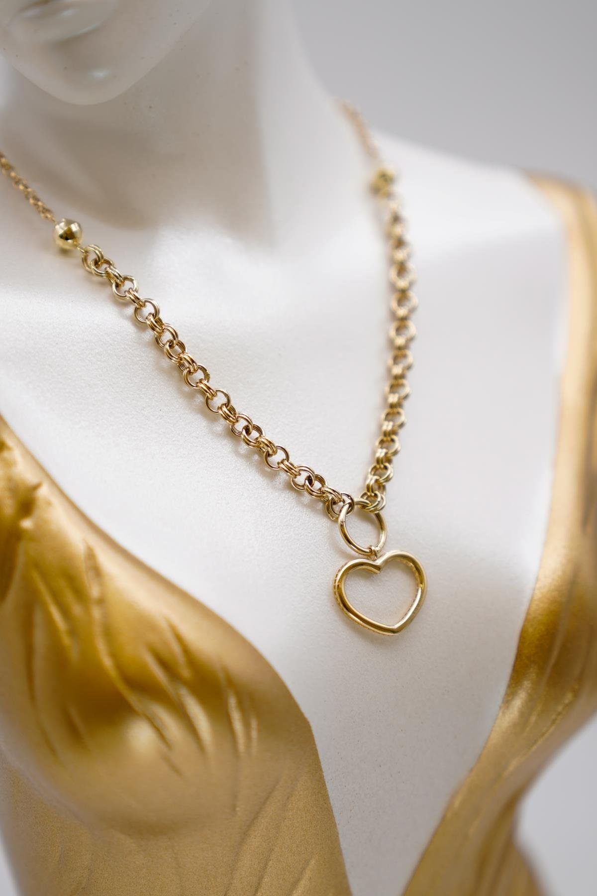 14 Ayar Altın Kalp Figürlü Zincir Kolye – Zamansız Tasarımıyla Romantik ve Modern Şıklık
