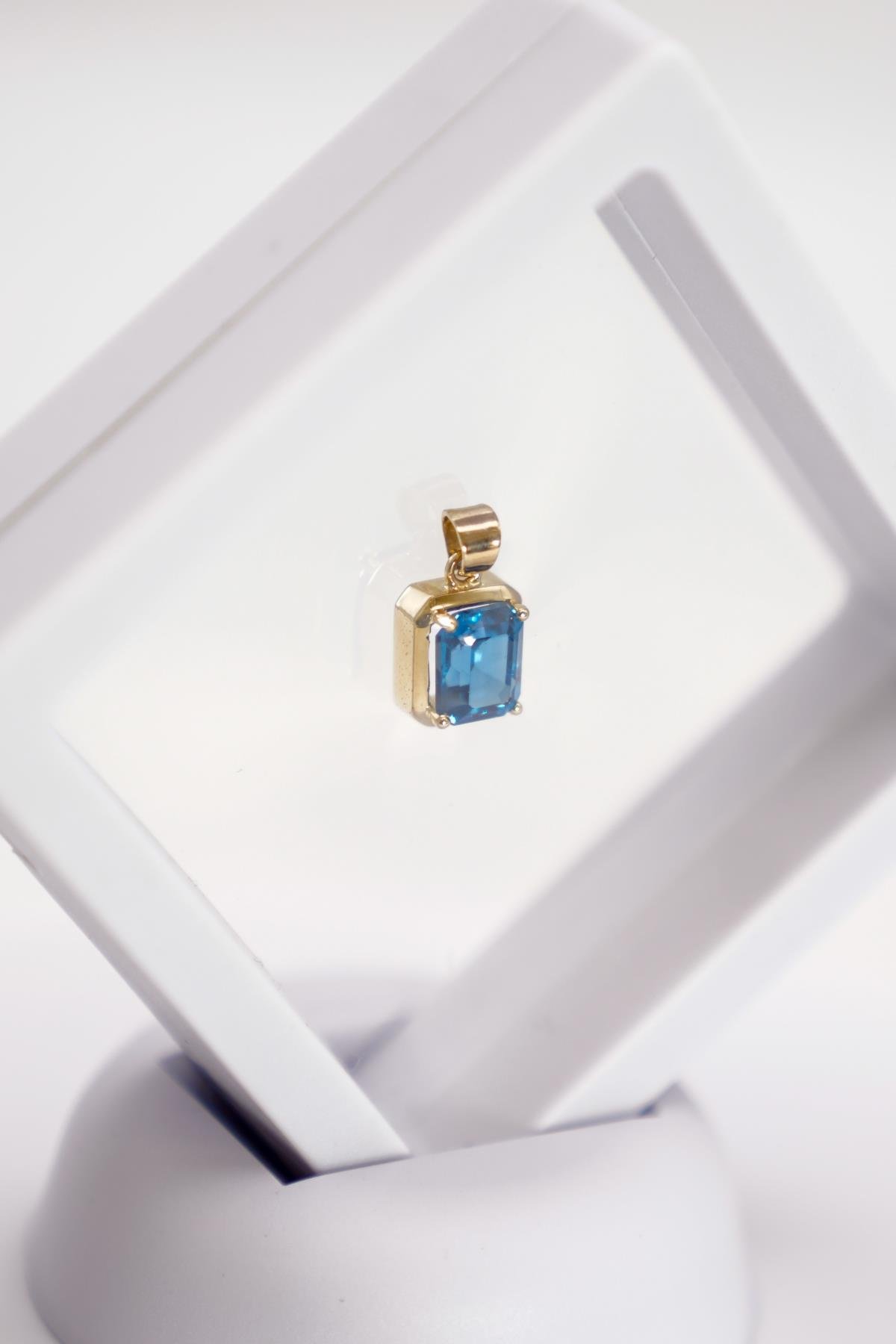 14 Ayar Altın London Mavi Topaz Taşlı Klasik Kesim Kolye Ucu