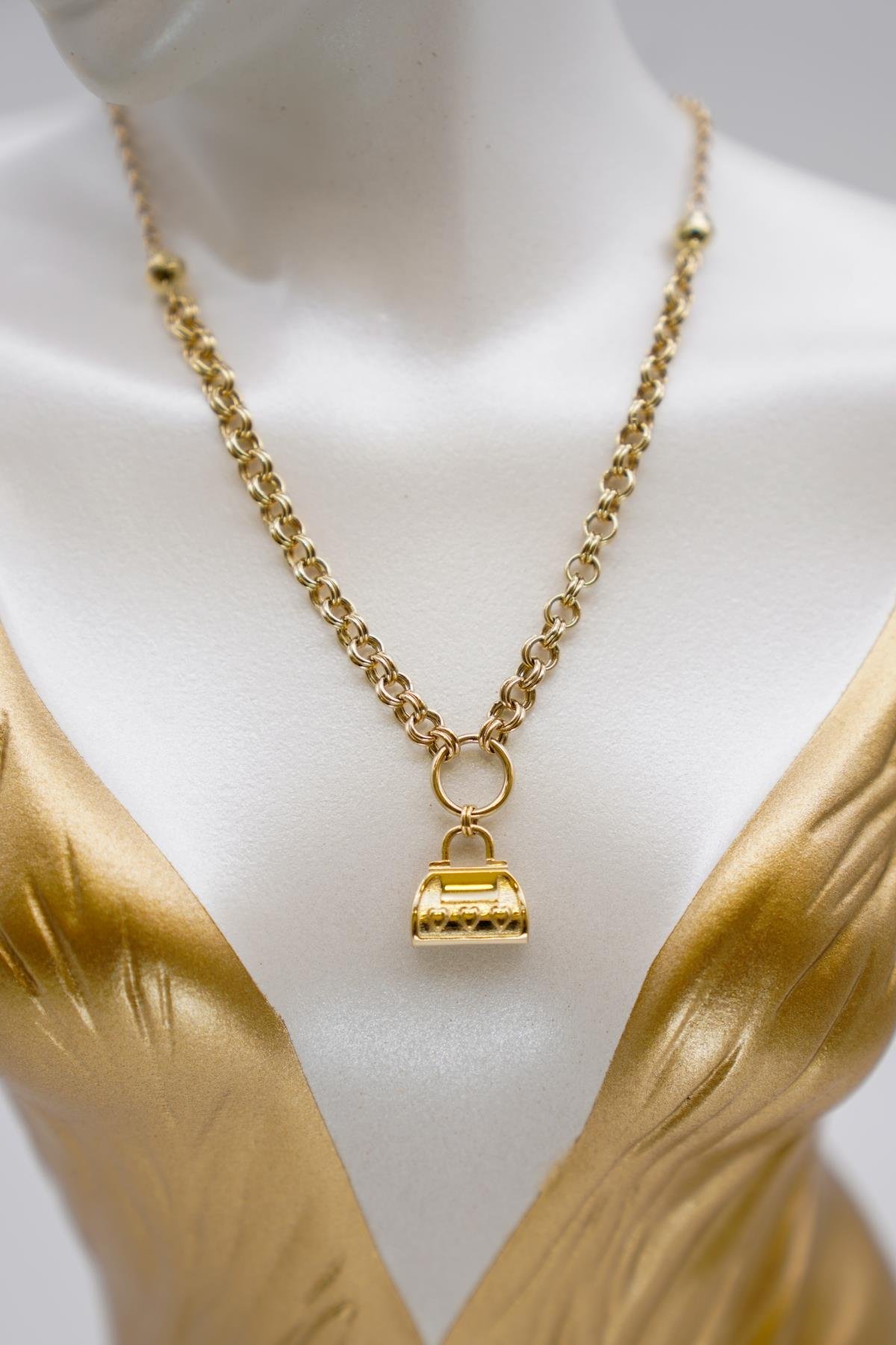 14 Ayar Altın Mini Çanta Uçlu Kalın Zincir Kolye – Modern ve Eğlenceli Tarzın Simgesi