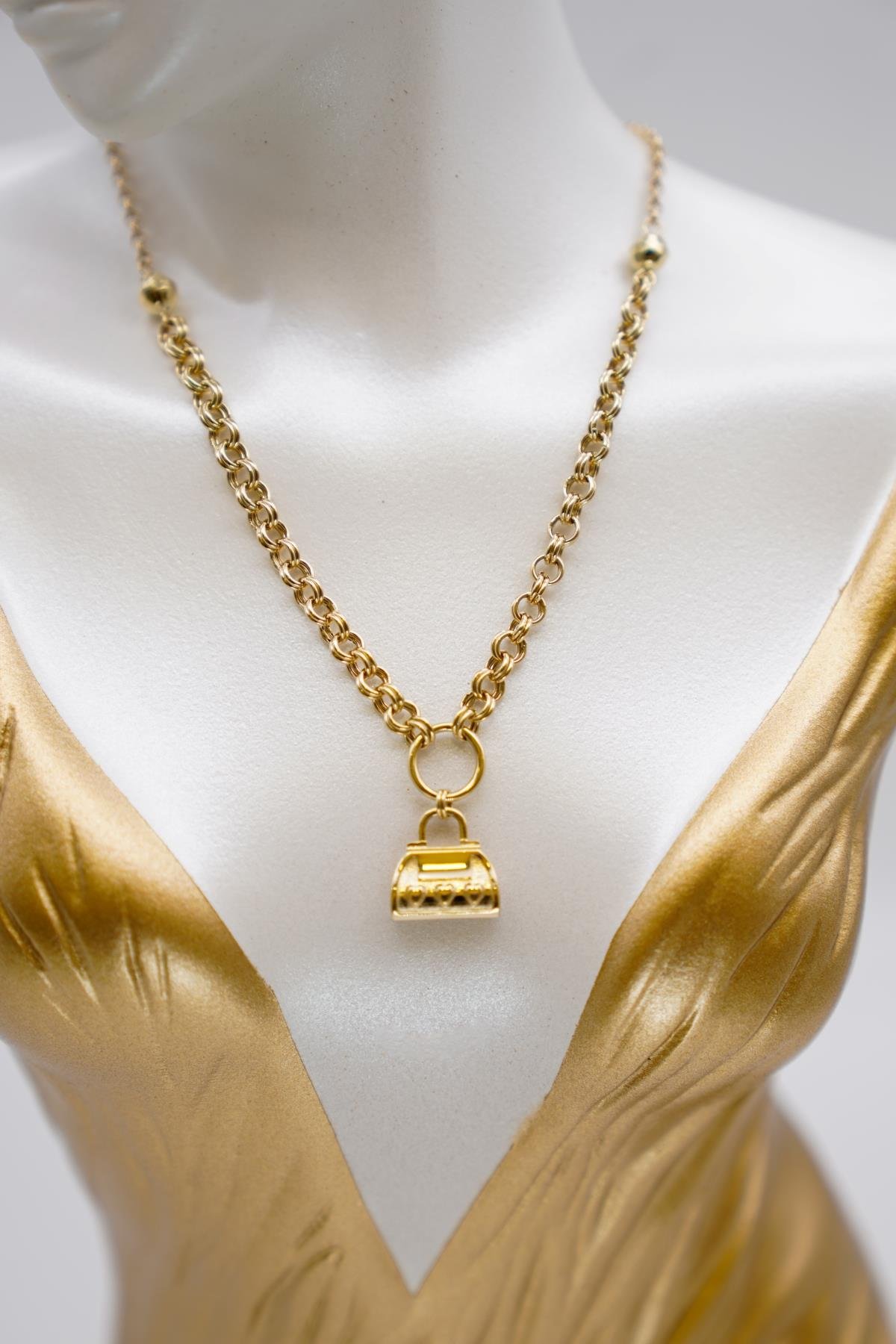 14 Ayar Altın Mini Çanta Uçlu Kalın Zincir Kolye – Modern ve Eğlenceli Tarzın Simgesi