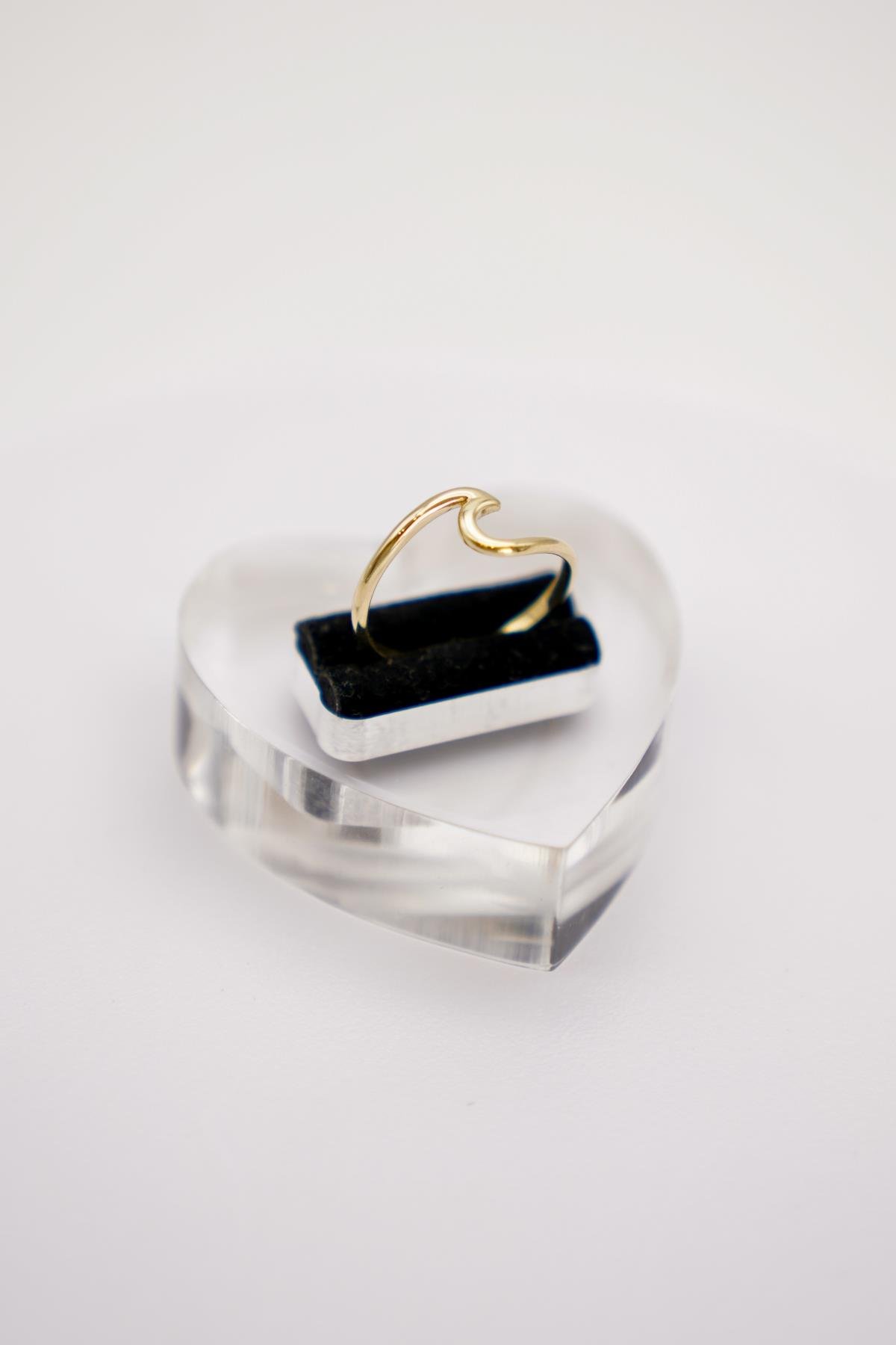 14 Ayar Altın Modern Fantazi Yüzük – Kavisli Şık Formda Zarif ve Asimetrik Tasarım