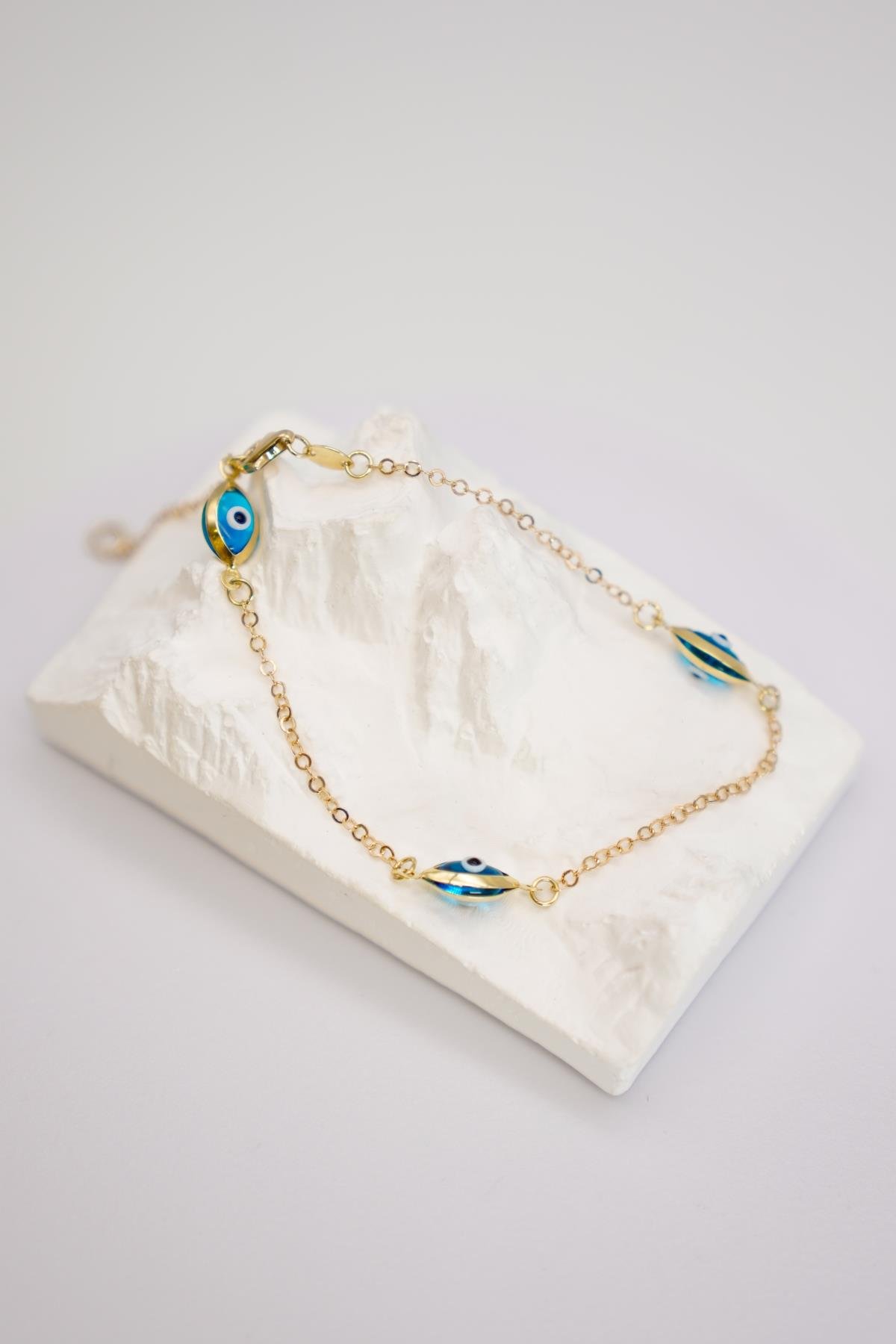 14 Ayar Altın Nazar Boncuklu Bileklik – 20 cm Zarif Zincirli Şık ve Anlamlı Altın Aksesuar