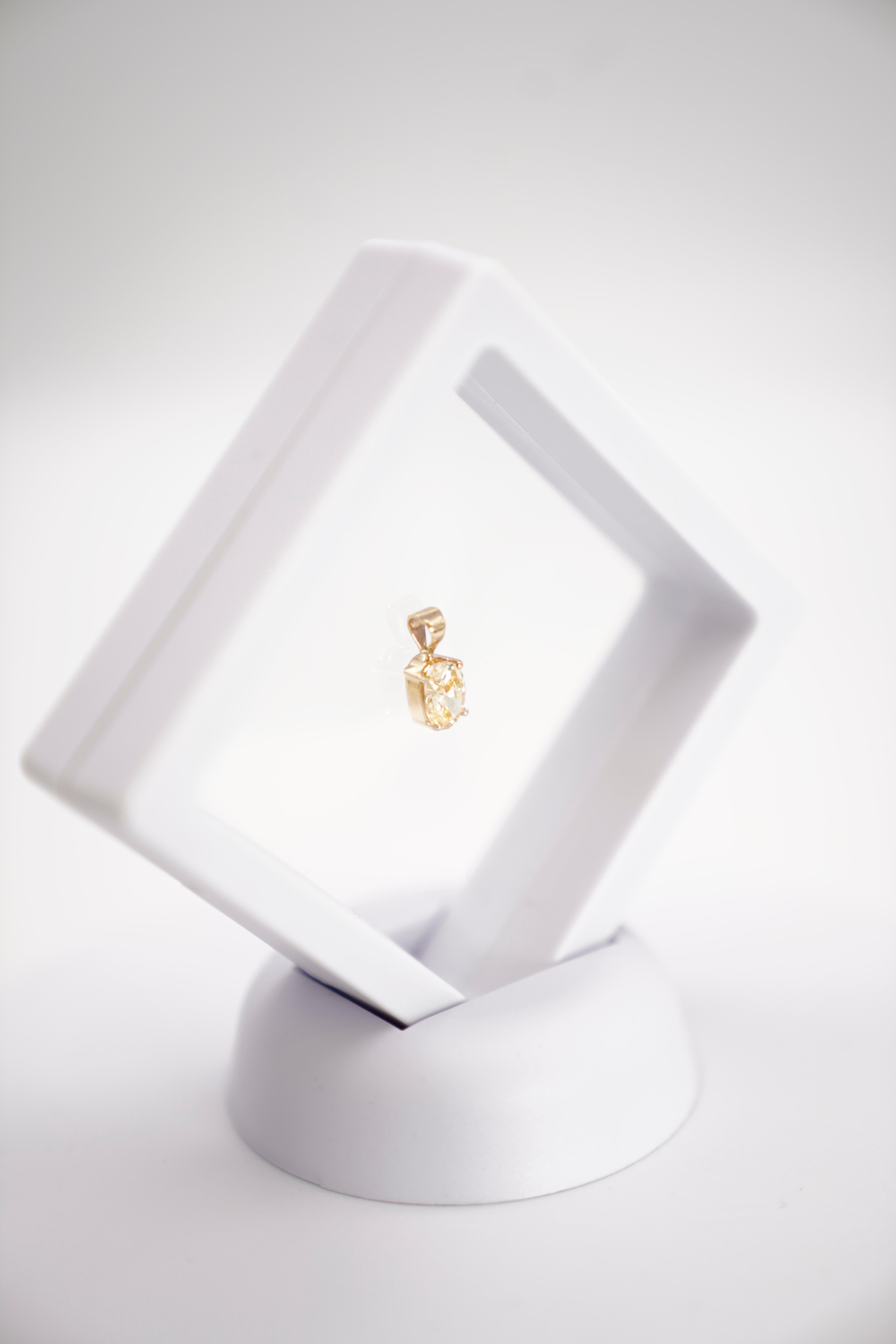 14 Ayar Altın Oval Kesim Sitrin Taşlı Zarif ve Minimal Kolye Ucu Modeli