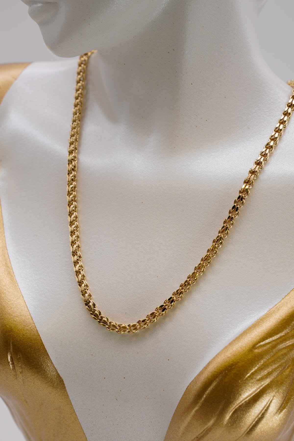 14 Ayar Altın Parlak Örgü Desenli Fantasy Zincir Şık ve Zamansız Tasarım Detayı