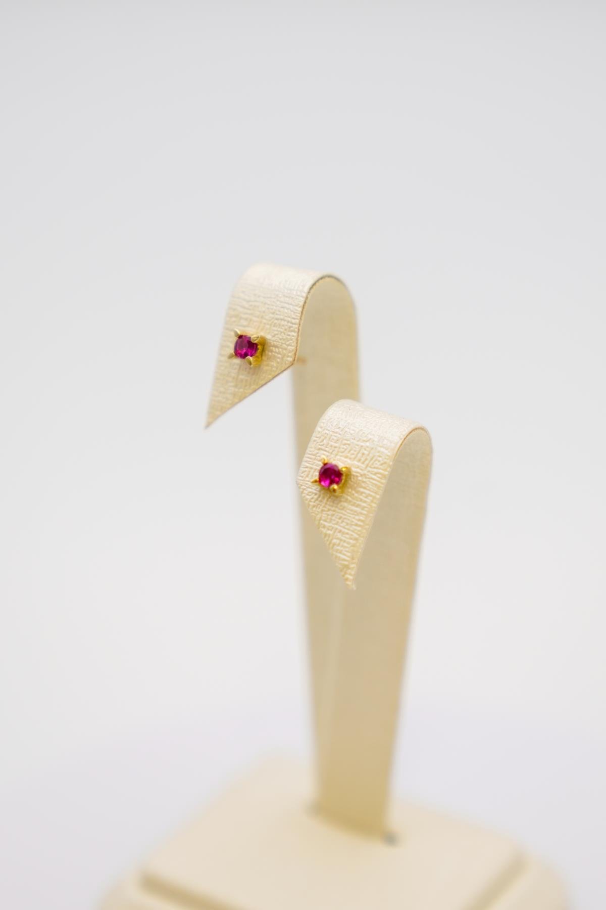 14 Ayar Altın Pembe Kuvars Taşlı Minimal Küpe – Renkli ve Zarif Günlük Stil