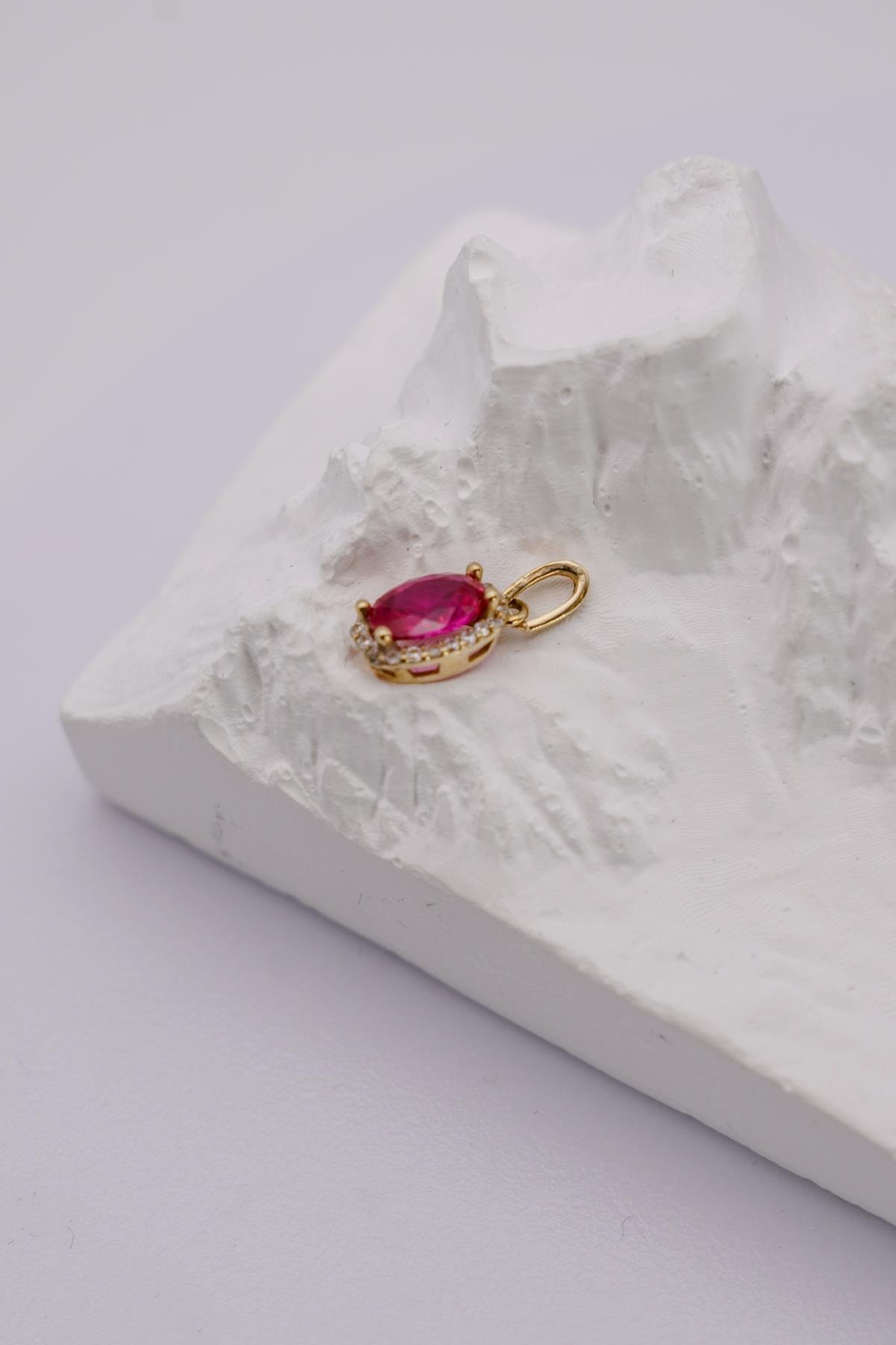 14 Ayar Altın Pembe Topaz Taşlı Kolye Ucu – Romantik ve Zarif Görünüm İçin Özel Tasarım