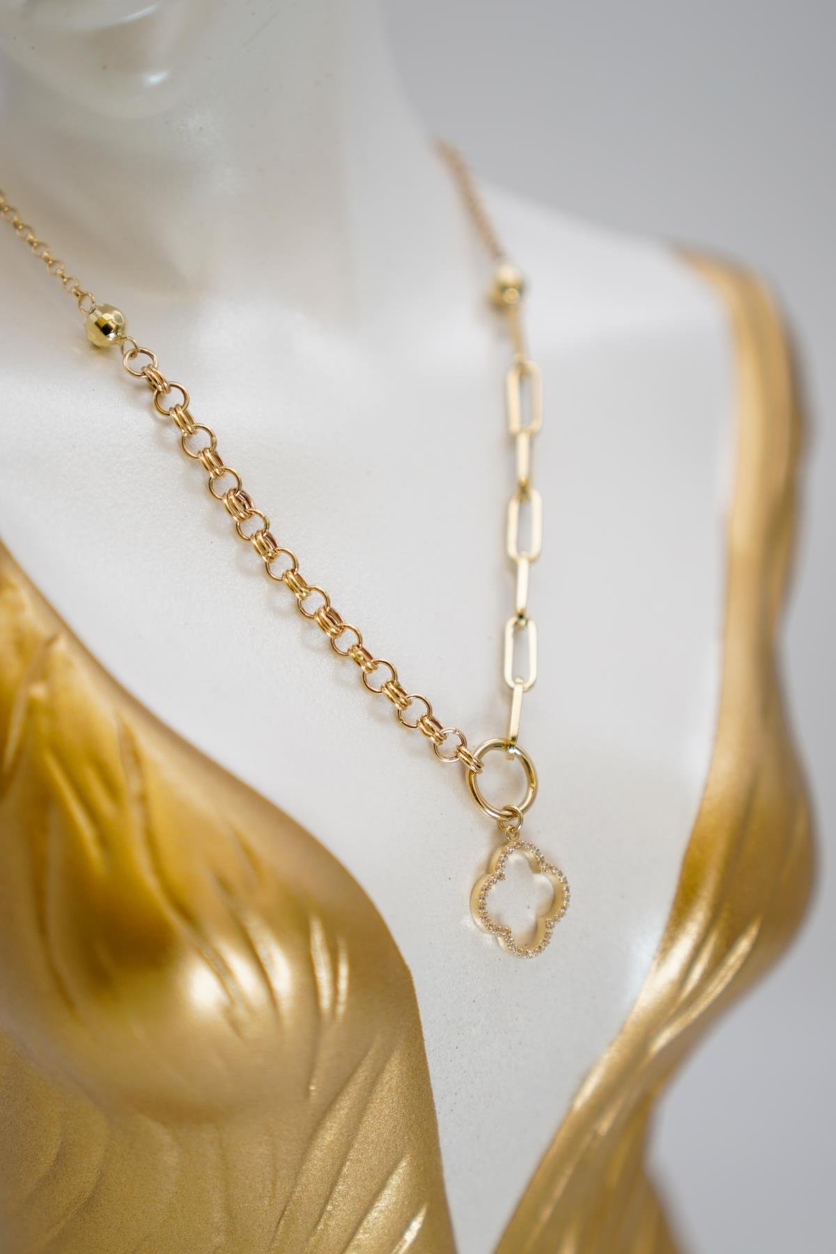 14 Ayar Altın Yonca Figürlü Zirkon Taşlı Zincir Kolye Özgün ve Işıltılı Tasarımıyla