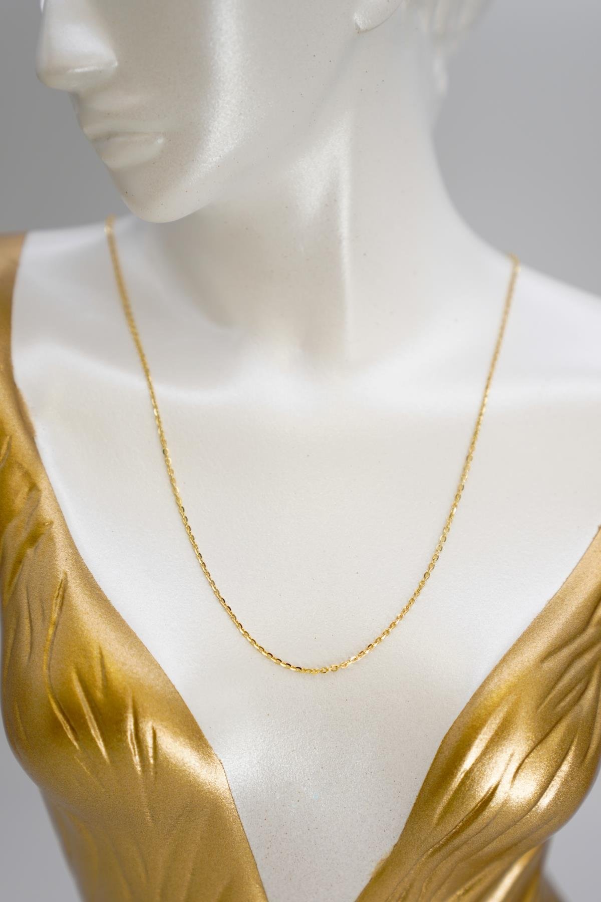 14 Ayar Altın Zarif İnce Zincir Kolye Minimal Tasarım Günlük Takıya Uygun Model