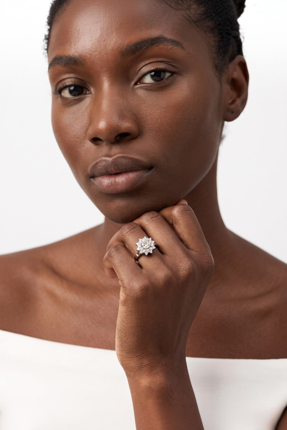 Flower Figured Diamond Ring 14 Carat