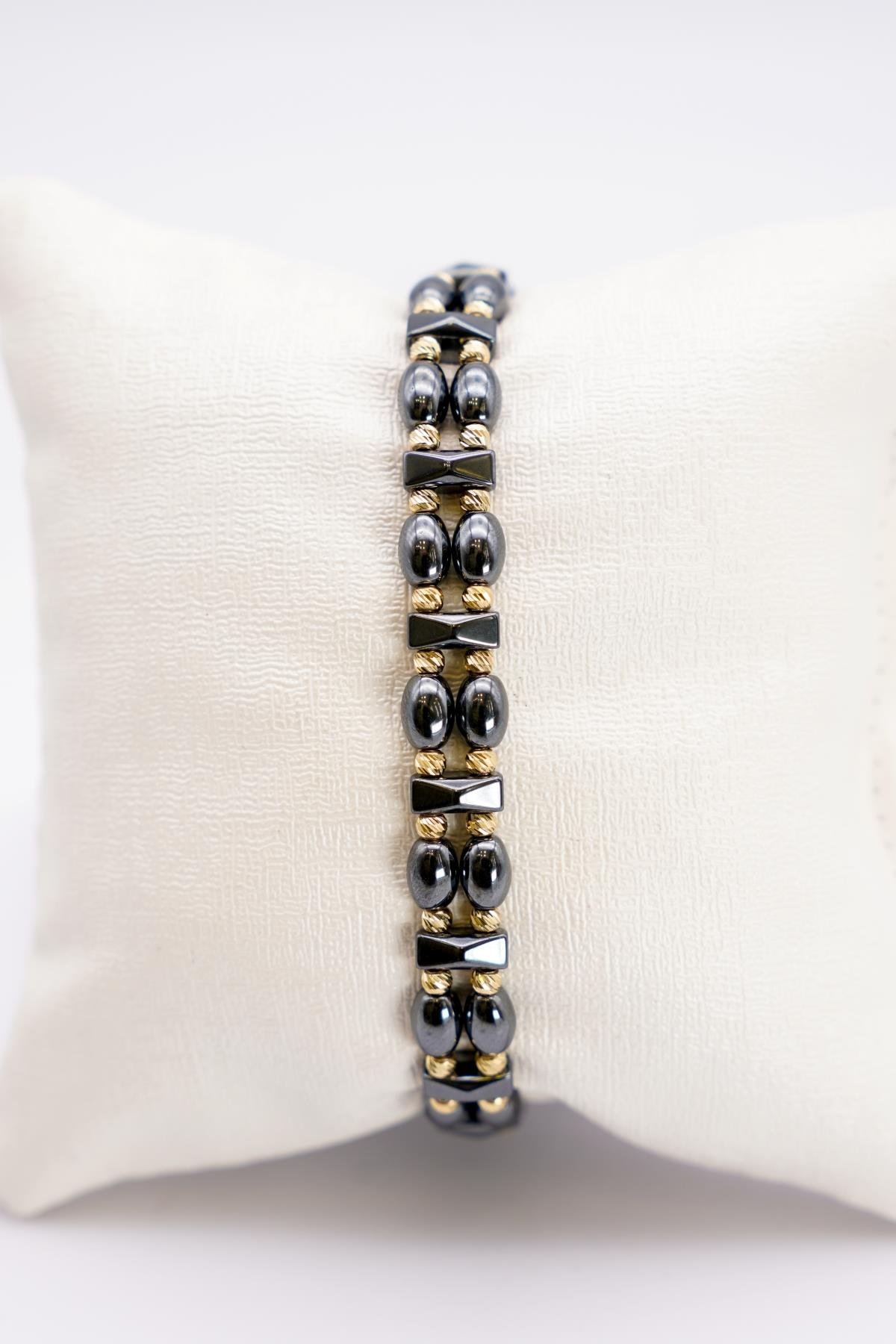 14 Ayar Hematit Taşlı Dorika Altın İp Bileklik – Ayarlanabilir, Modern ve Şık Tasarım