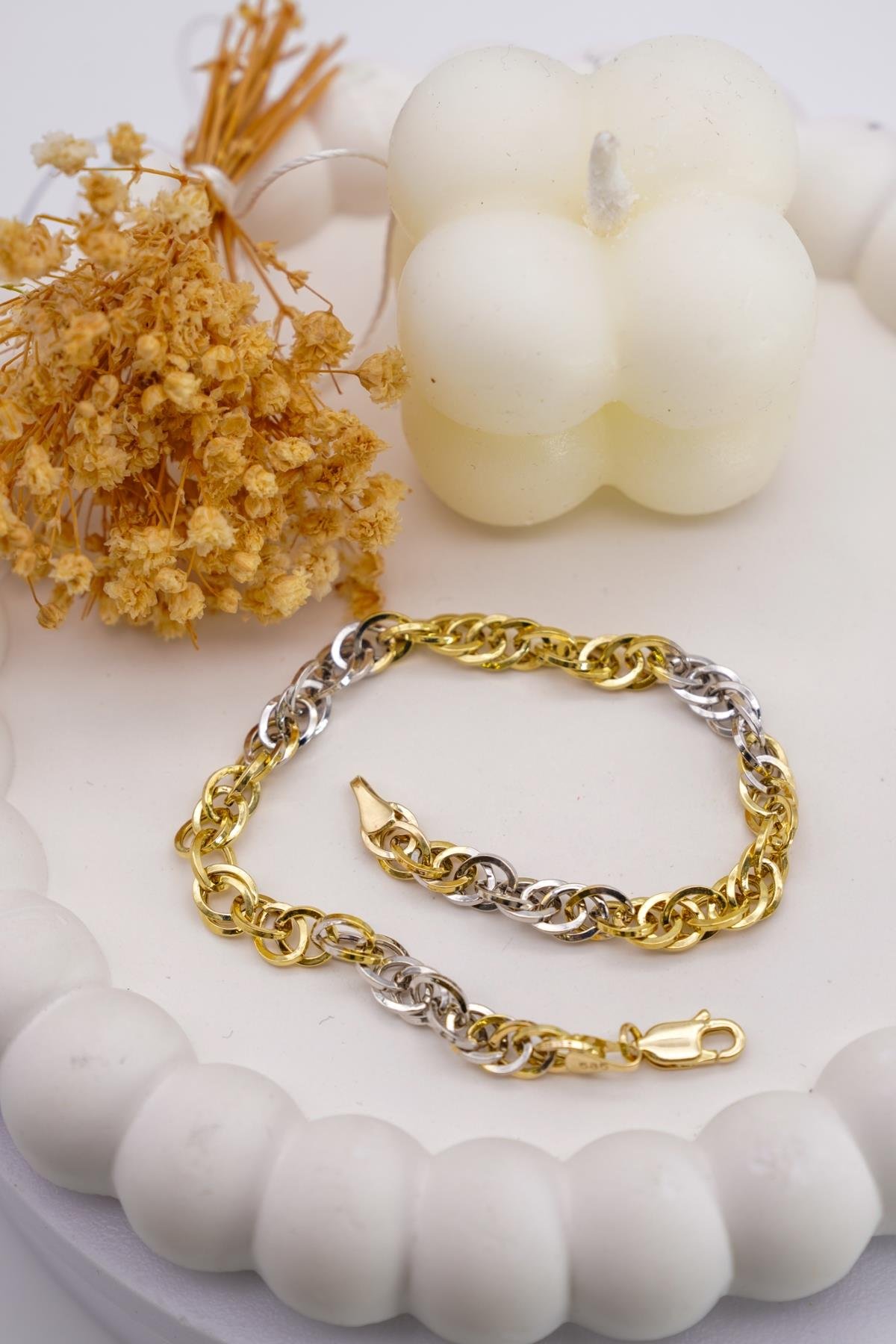 14 Ayar İki Renkli Altın Zincir Bileklik – Dinamik ve Modern Takı Tasarımı