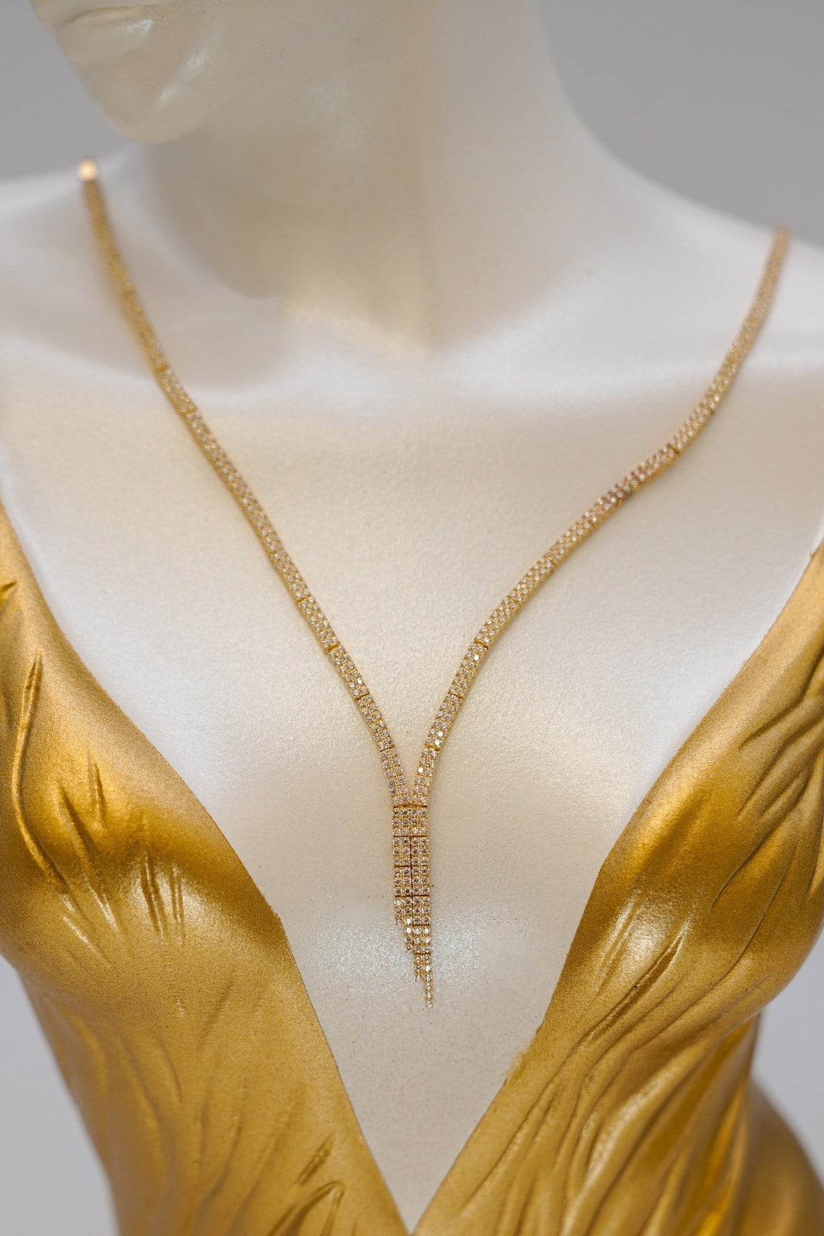 Zircon Stone Waterway Necklace 14 Carat
