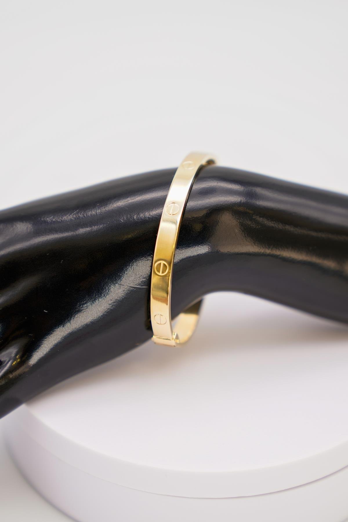 14 Ayar Sarı Altın Vidalı Klasik Bilezik – Zamansız ve Zarif Takı Modeli