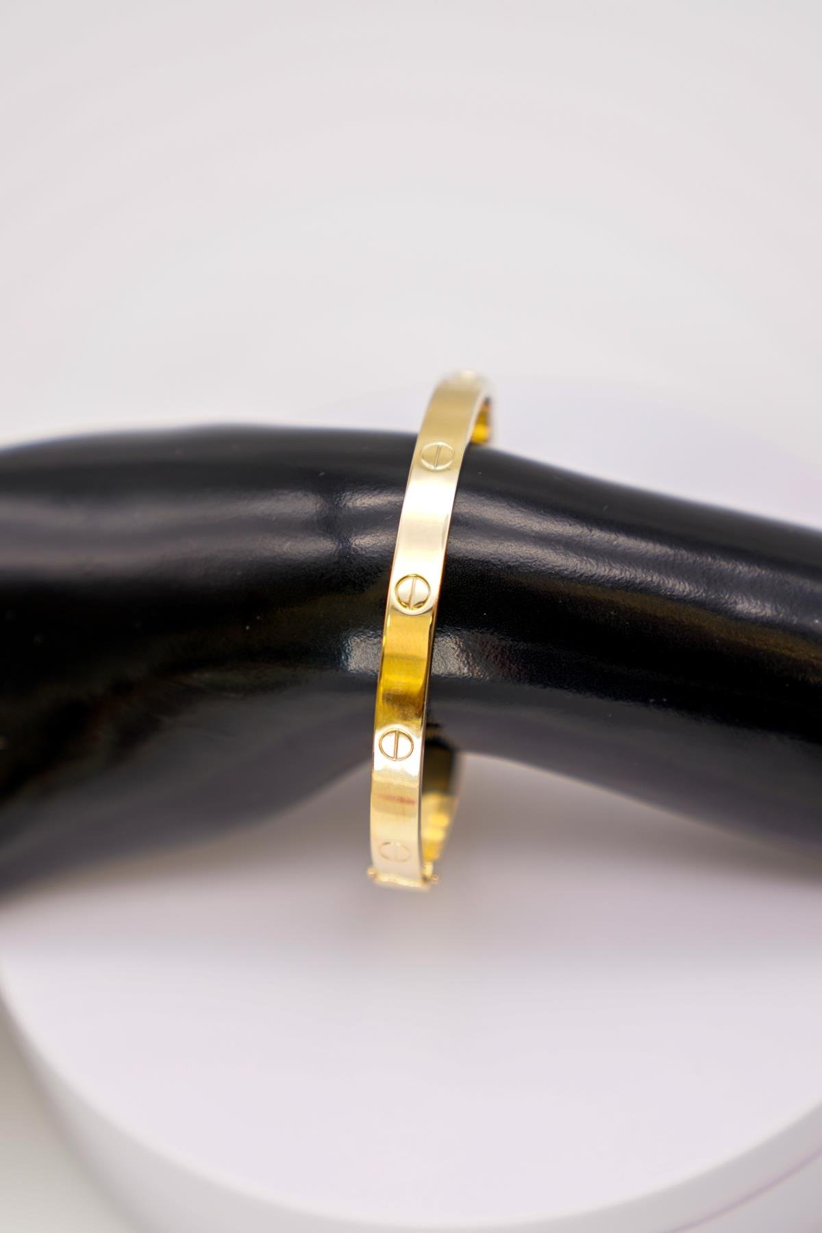 14 Ayar Sarı Altın Vidalı Klasik Bilezik – Zamansız ve Zarif Takı Modeli