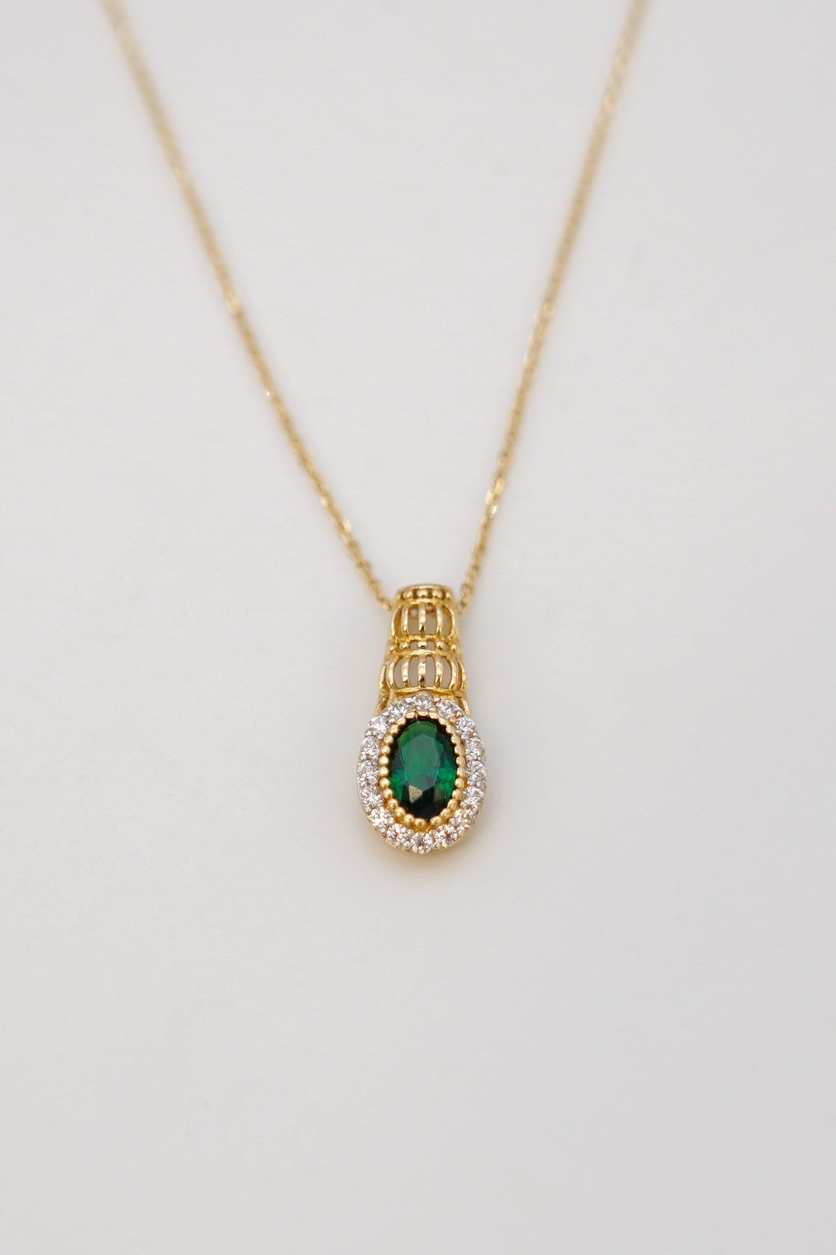 14 Ayar Sarı Altın Zümrüt Renkli Taşlı Vintage İşlemeli Oval Kolye Ucu