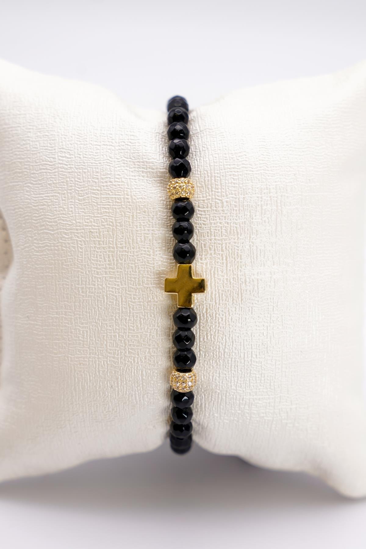 14 Ayar Siyah Boncuklu Ayarlanabilir Haç Detaylı Kadın Altın Bileklik