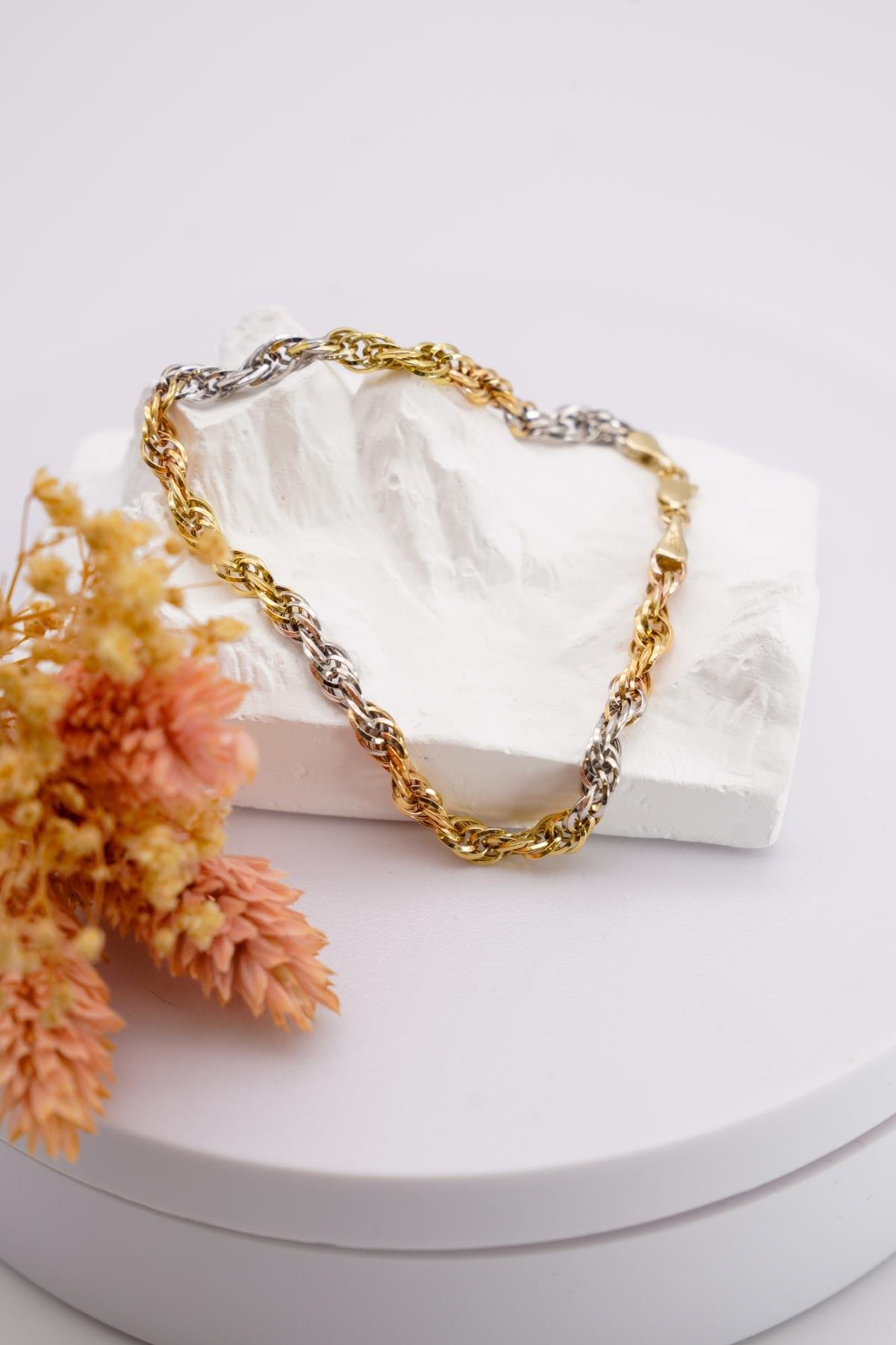 14 Ayar Üç Renkli Halat Zincir Model Altın Bileklik – Zarif ve Örgü Formlu Tasarım