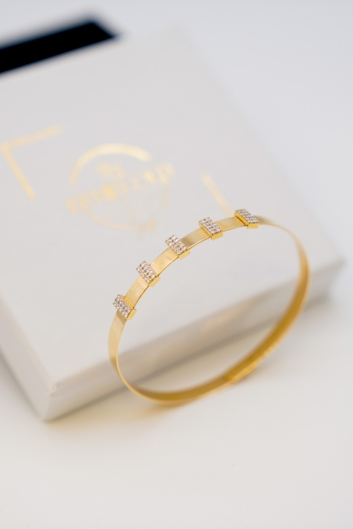 Zircon Stone Bracelet 14 Carat