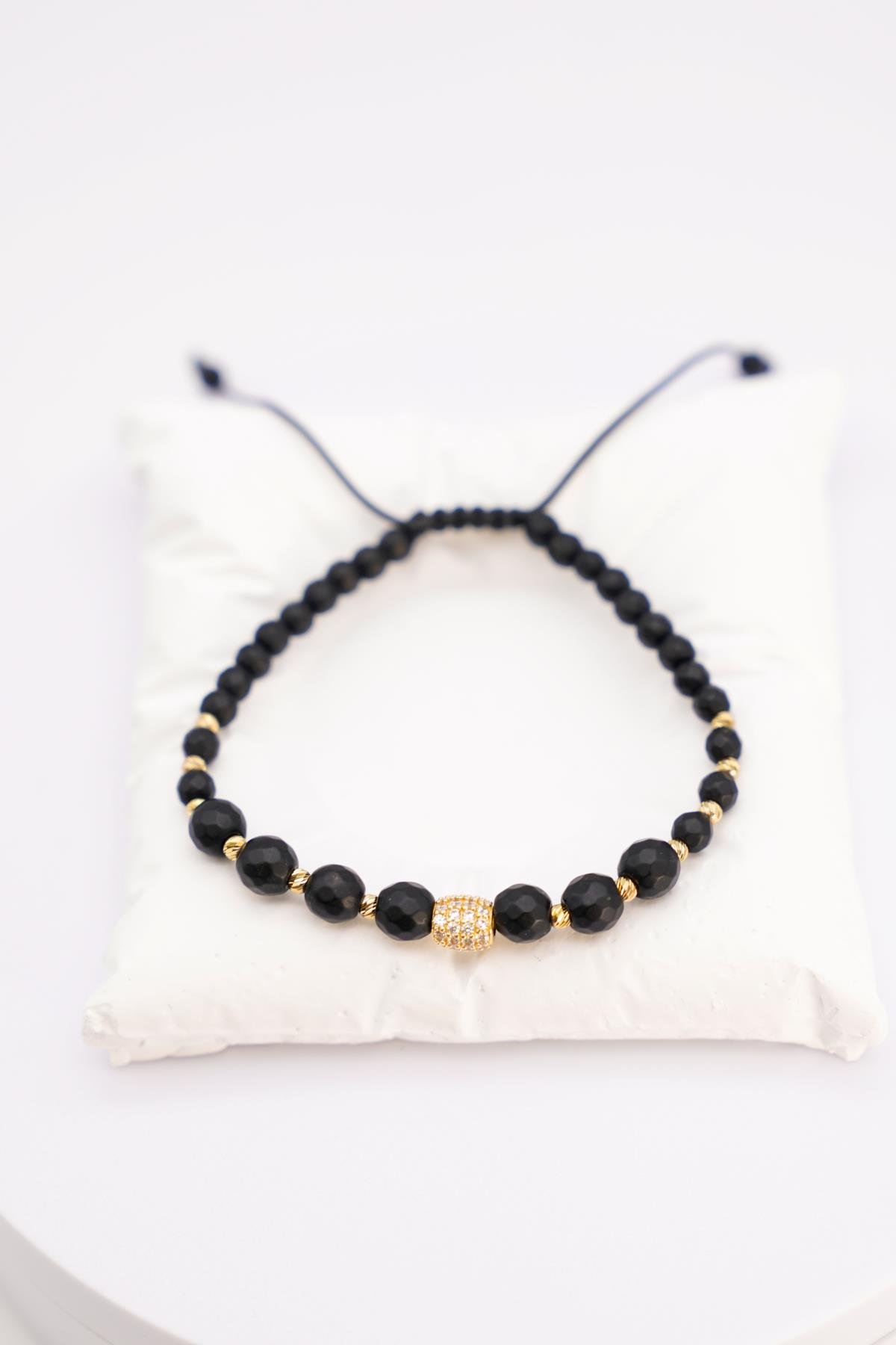 Ayarlanabilir Siyah Oniks Taşlı 14 Ayar Altın Dorika Detaylı Bileklik – Şık ve Unisex Tasarım