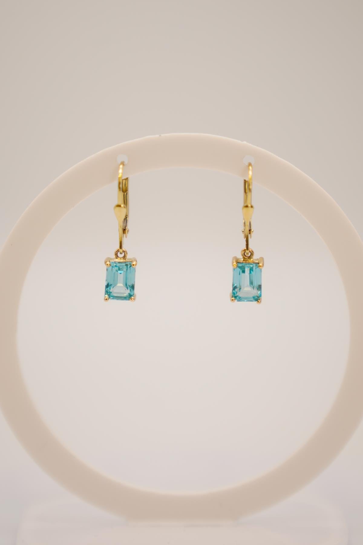 Dikdörtgen Mavi Topaz Taşlı 14 Ayar Altın Küpe | Işıltılı ve Şık Görünüm