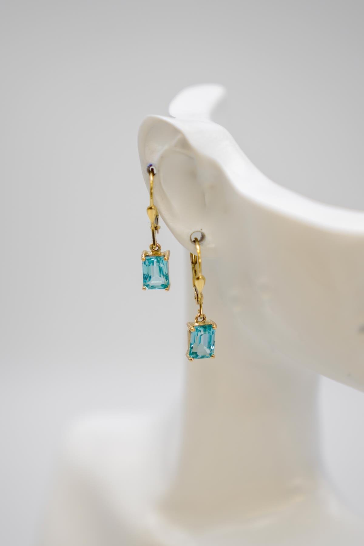 Dikdörtgen Mavi Topaz Taşlı 14 Ayar Altın Küpe | Işıltılı ve Şık Görünüm