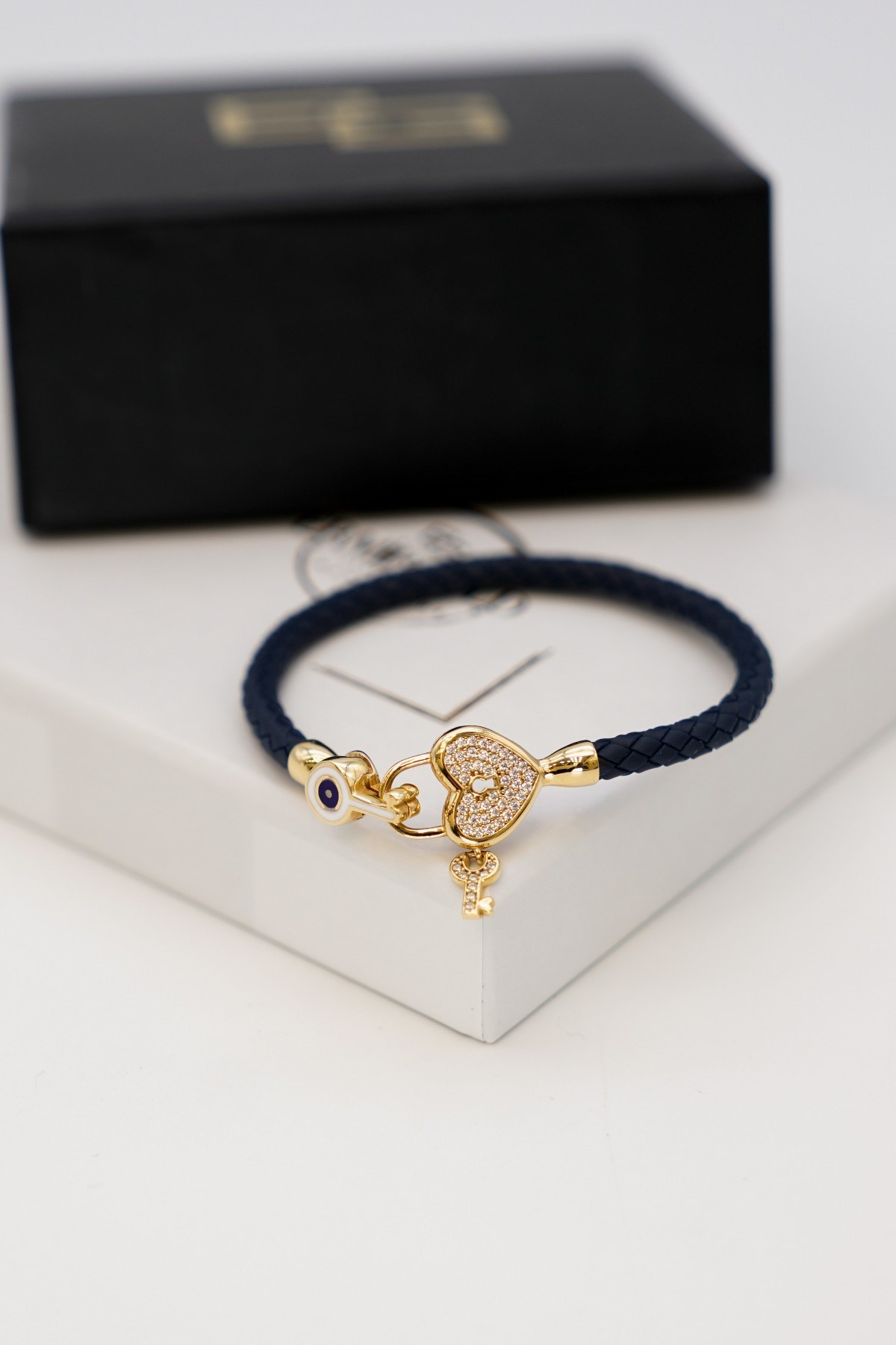 Tiffanyy-Gummiarmband mit Zirkonstein 14 Karat