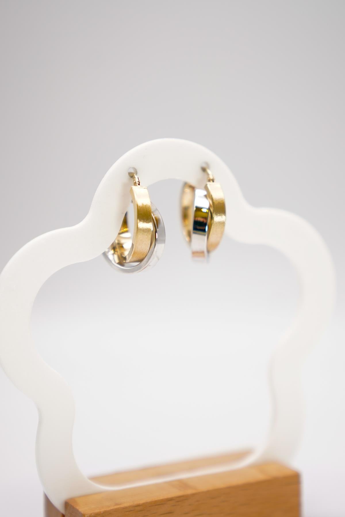 İki Renkli 14 Ayar Altın Fantasy Küpe – Geniş Formlu Zarif Tasarım Kadınlara Özel Takı Modeli