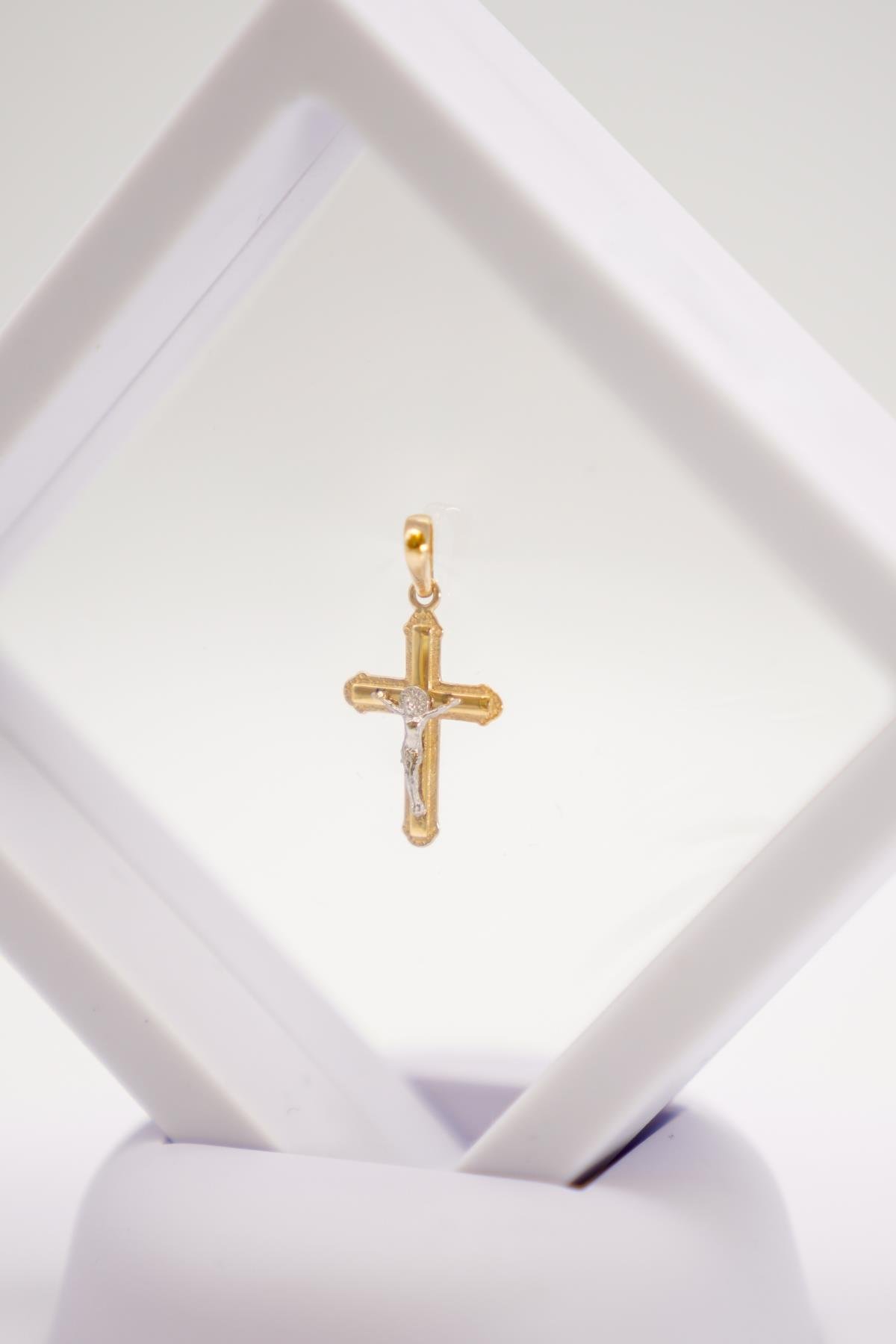 İki Renkli 14 Ayar Altın Haç Kolye Ucu – İnce ve Hafif Yapılı Minimal Takı Modeli