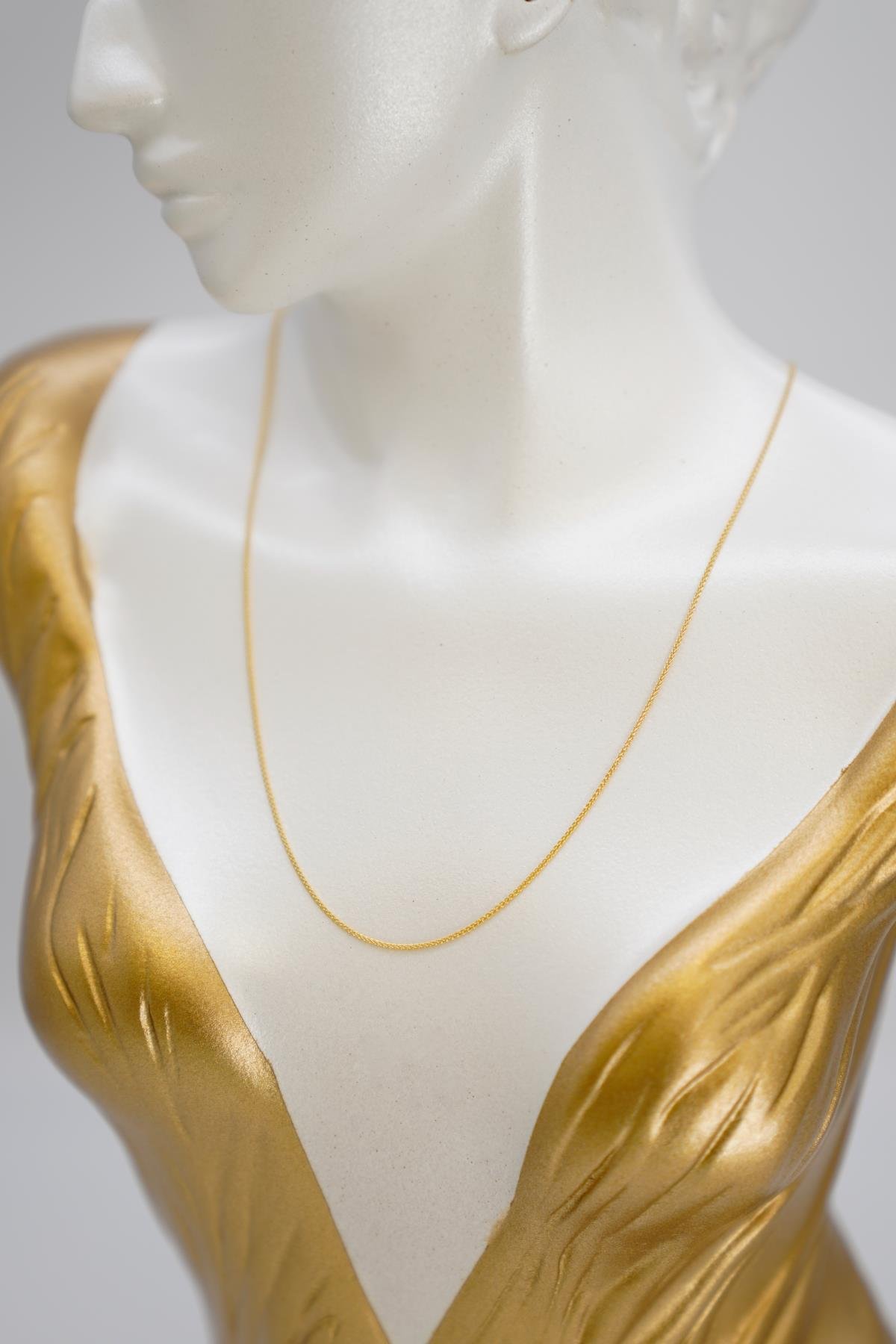 İnce Zincir Kolye 14 Ayar Altın Zarif Hafif Günlük Takı Kadın Minimal Takı Modeli