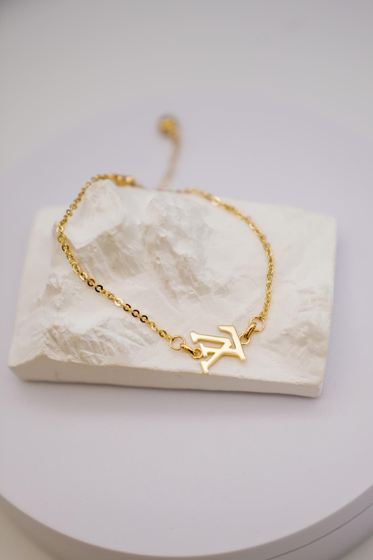 Minimal Harf Detaylı 14 Ayar Altın Bileklik – Zarif Zincir Tasarım, Ayarlanabilir Model