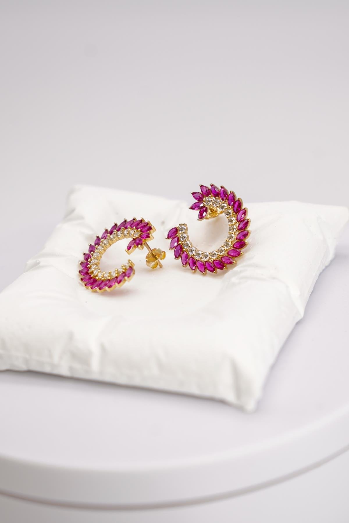 Rose Kuvars Taşlı 14 Ayar Altın Fantasy Küpe | Zarif ve Modern Tasarım