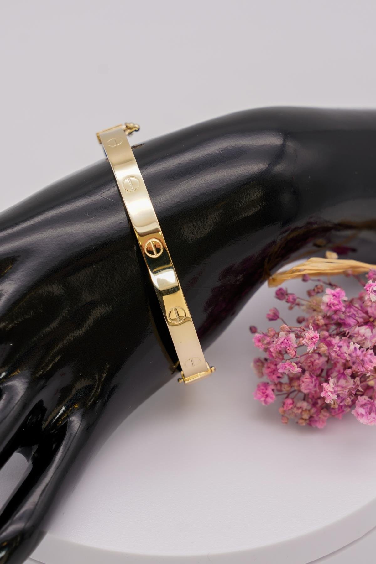 Sarı Altın Vidalı Kadın Bilezik – 14 Ayar, Minimal ve Şık Tasarımlı Zarif Takı Modeli