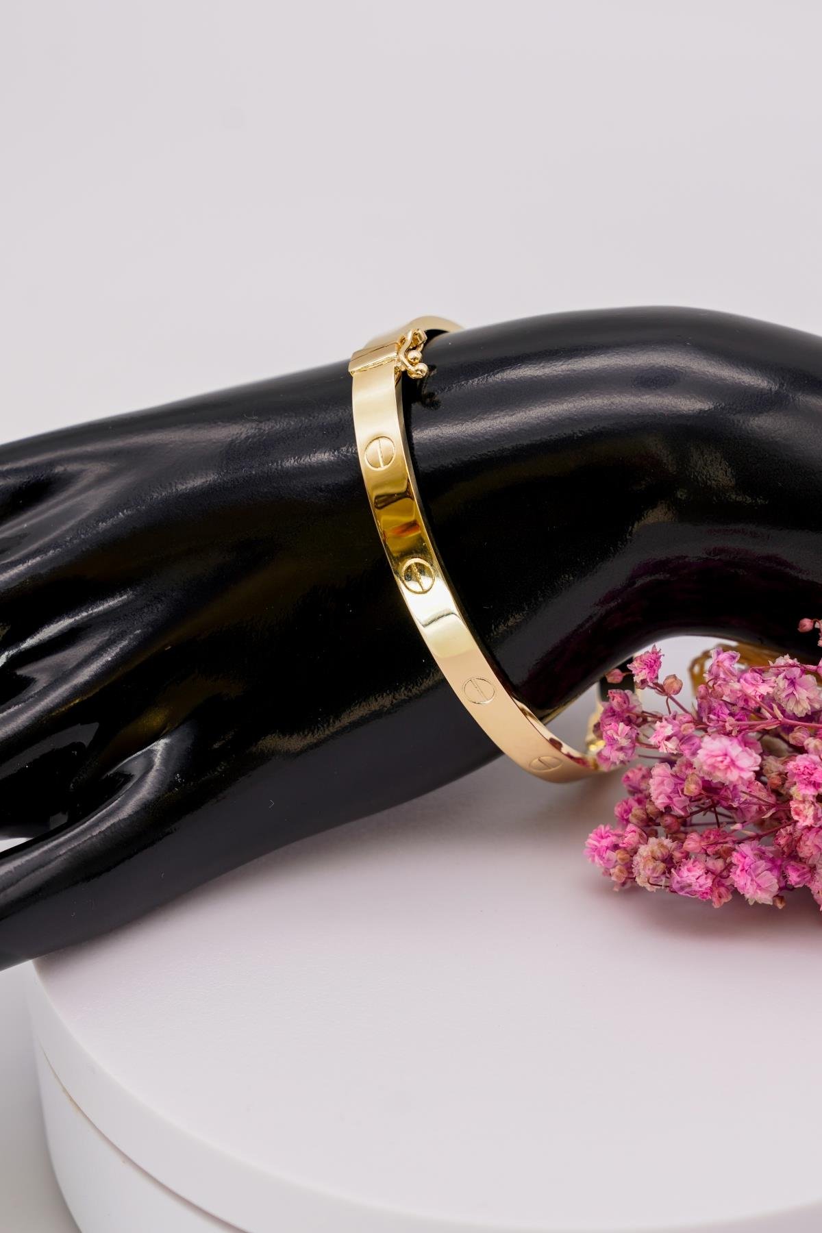 Sarı Altın Vidalı Kadın Bilezik – 14 Ayar, Minimal ve Şık Tasarımlı Zarif Takı Modeli