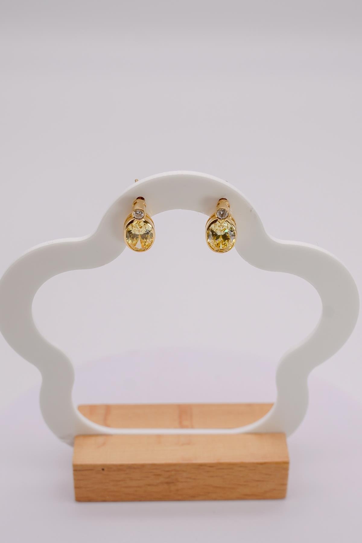 Sitrin Taşlı 14 Ayar Altın Zarif Sallantılı Küpe Modeli