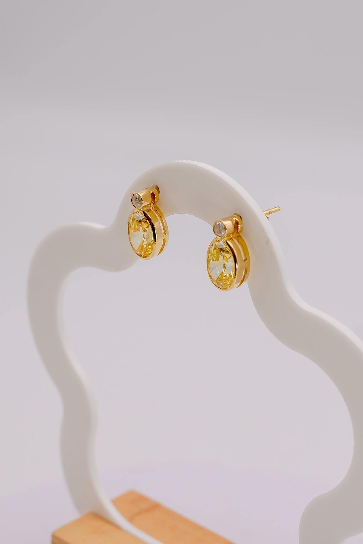 Sitrin Taşlı 14 Ayar Altın Zarif Sallantılı Küpe Modeli