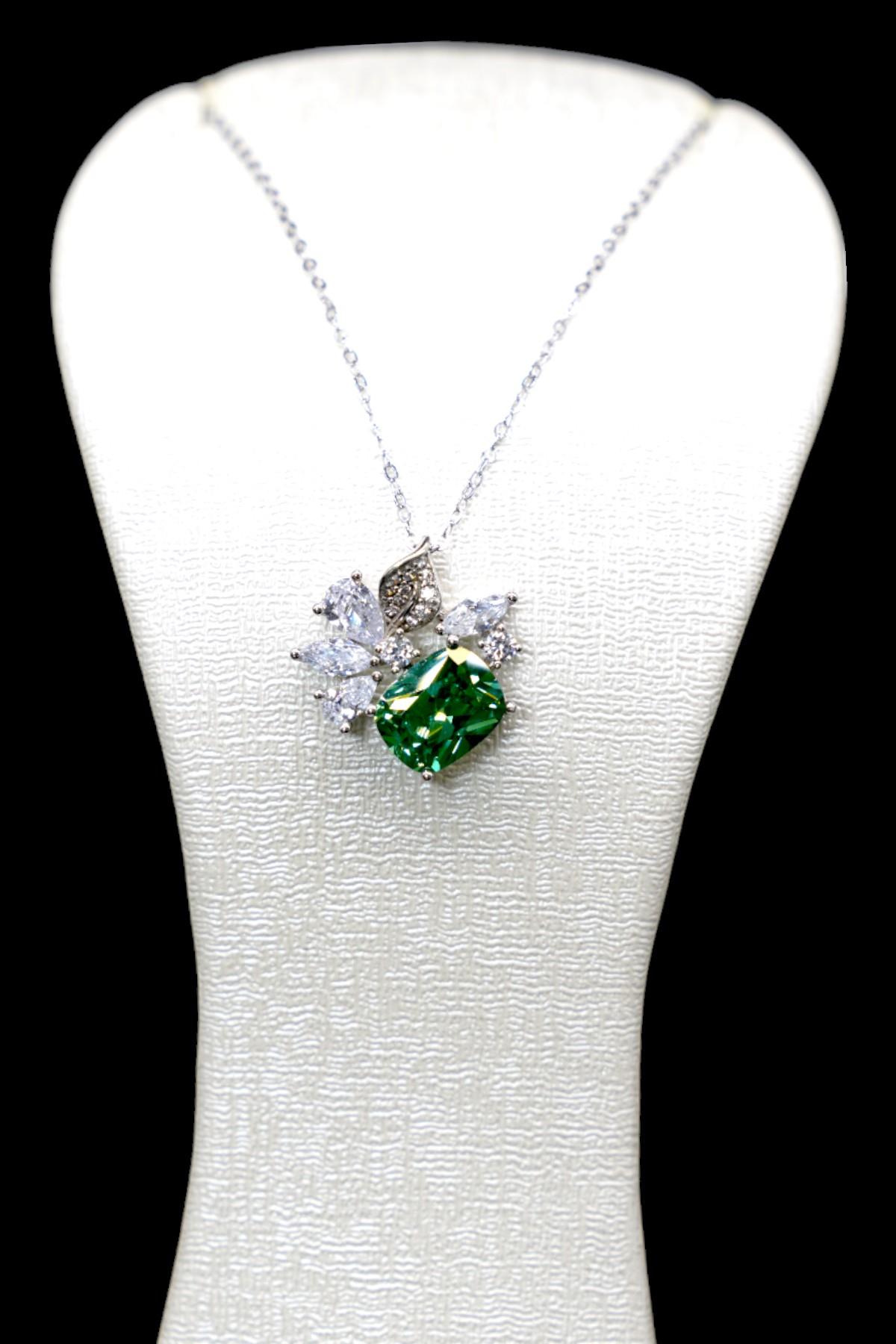 Yeşil Zirkon Taşlı Gümüş Kolye 925 Ayar