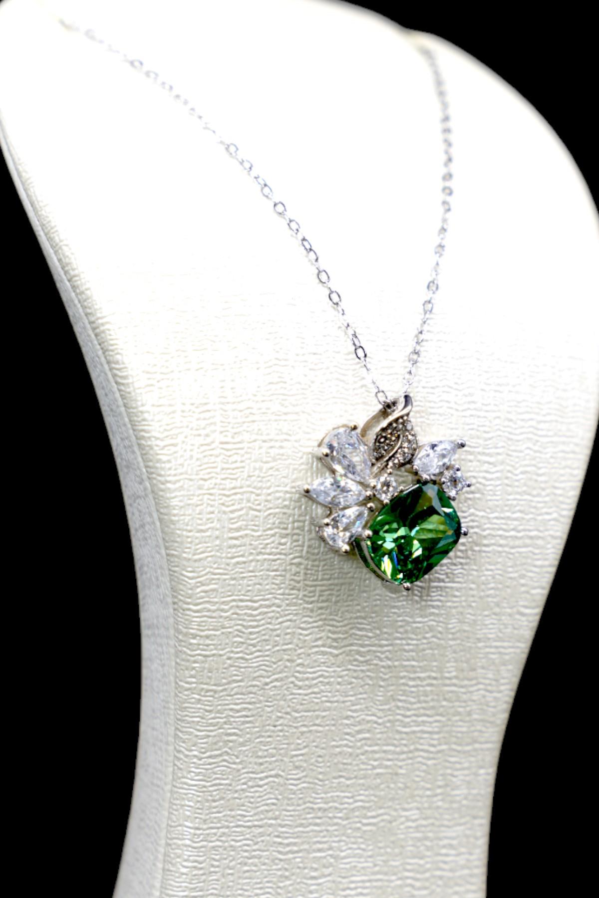 Yeşil Zirkon Taşlı Gümüş Kolye 925 Ayar