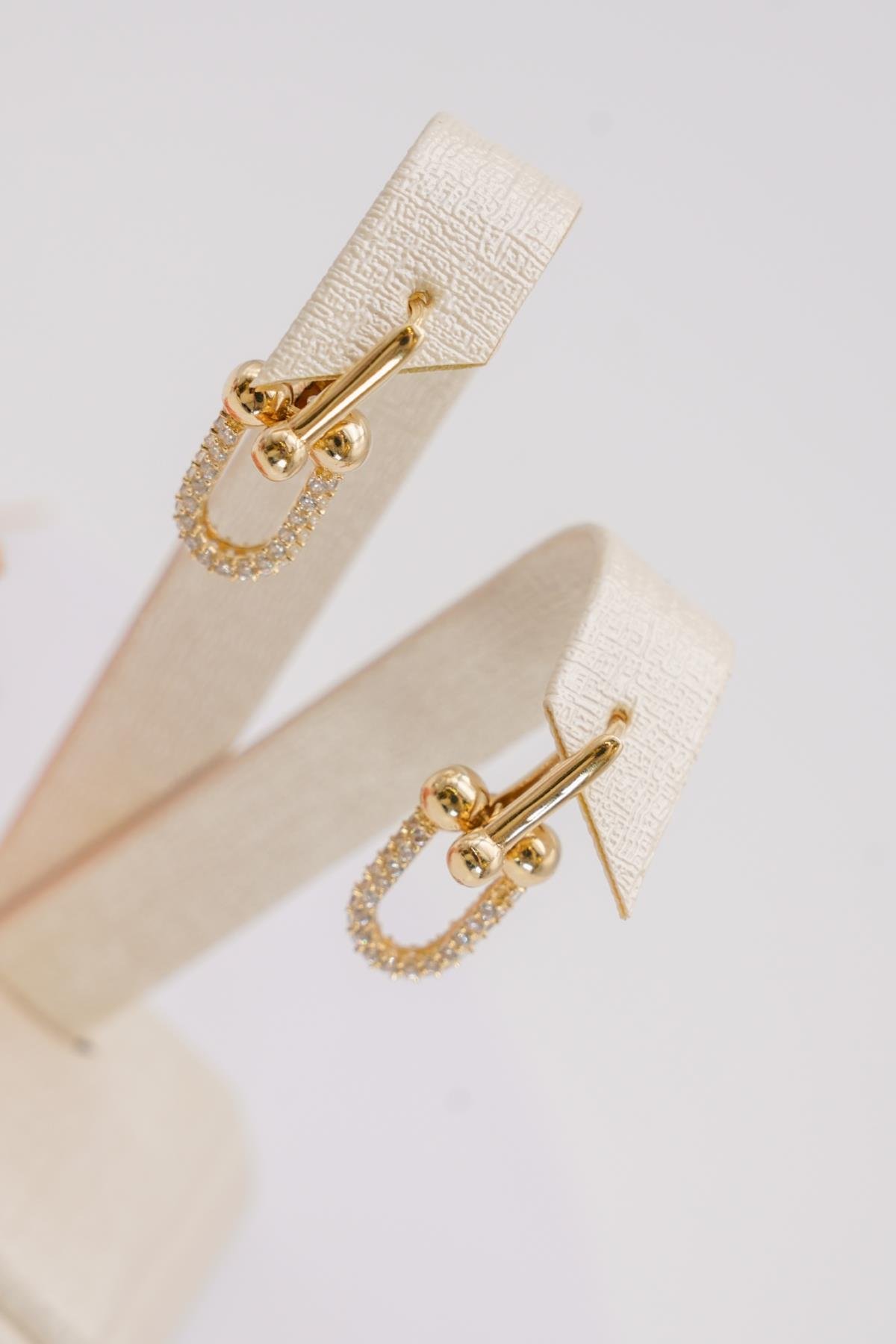 Zincir Detaylı Modern Formlu 14 Ayar Altın Küpe I Şık ve Minimal Tasarım