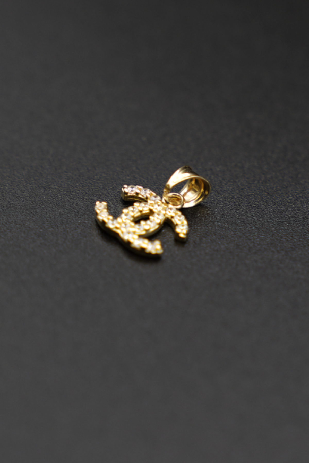 Zirkon Taşlı Chanell Kolye Ucu 14 Ayar