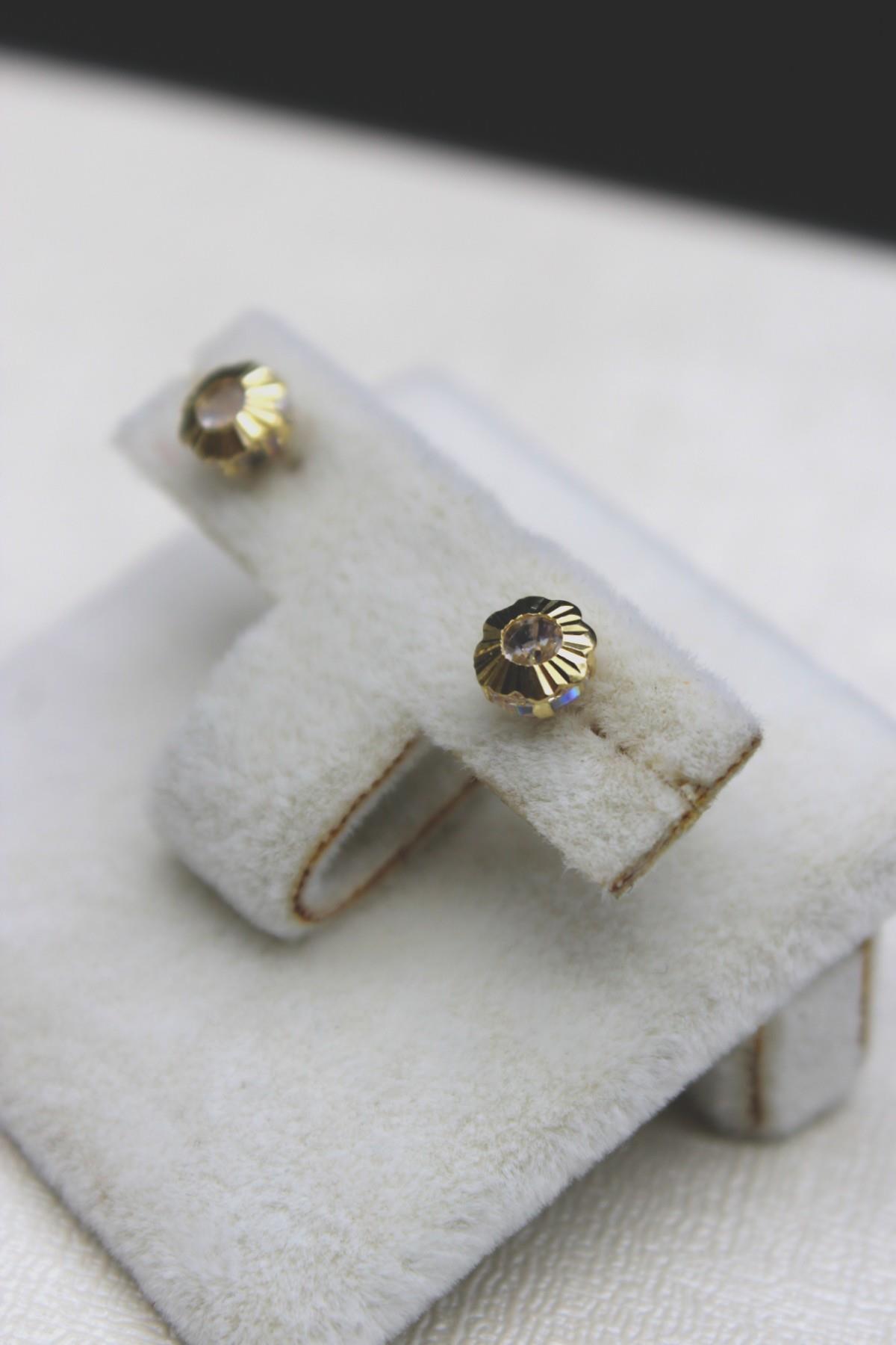 Zirkon Taşlı Çiçek Figürlü Küpe 14 Ayar