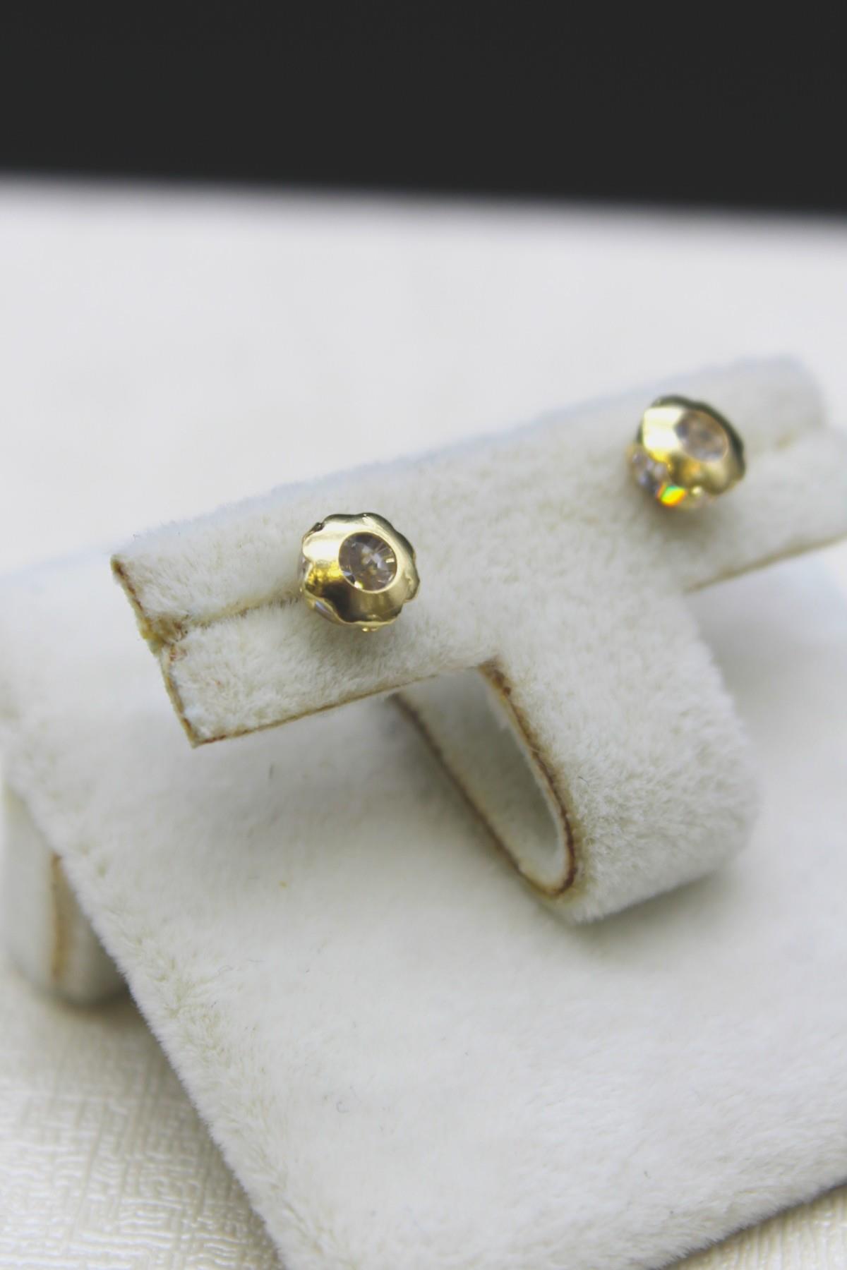 Zirkon Taşlı Çiçek Figürlü Küpe 14 Ayar