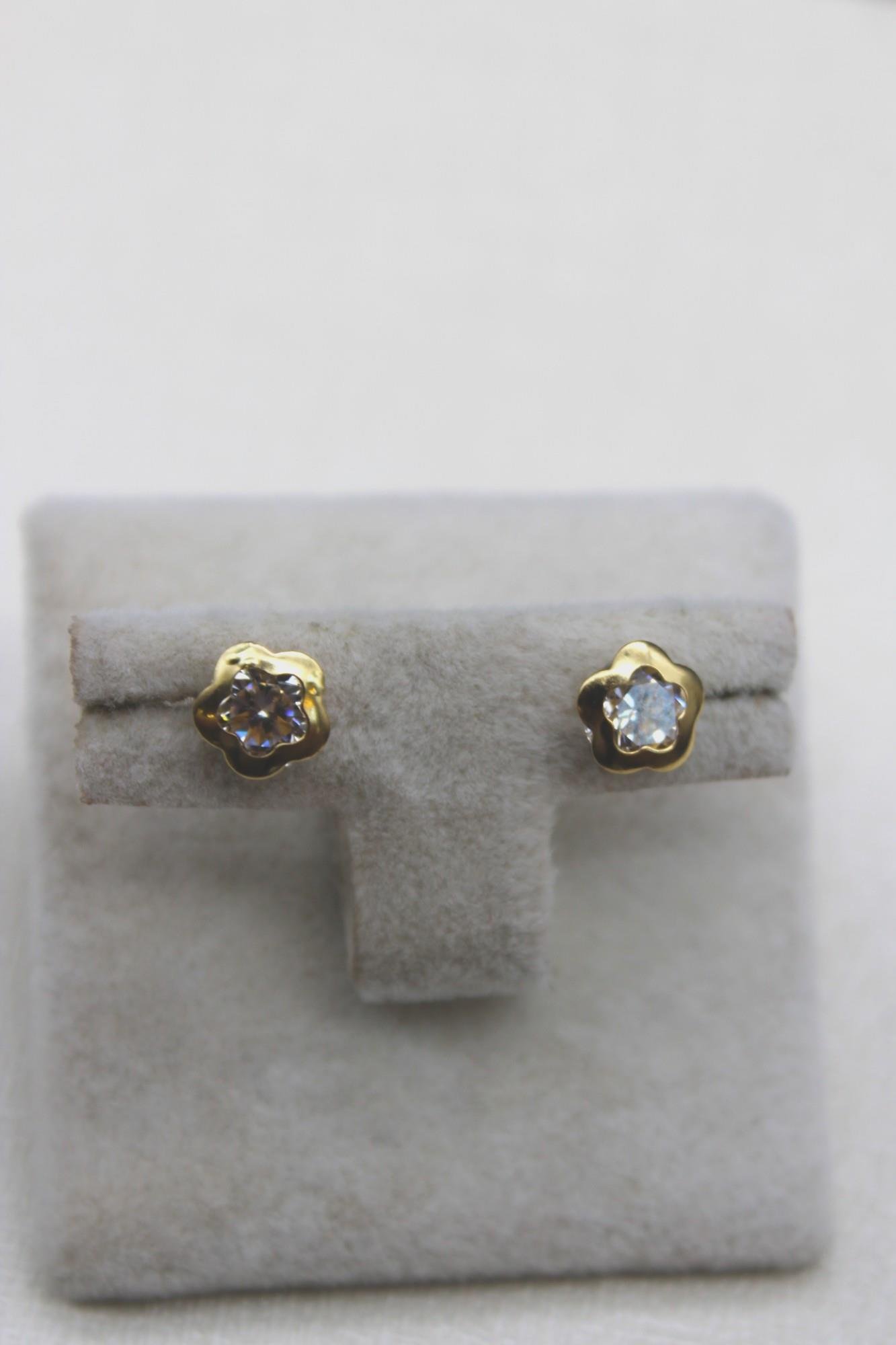 Zirkon Taşlı Çiçek Figürlü Küpe14 Ayar