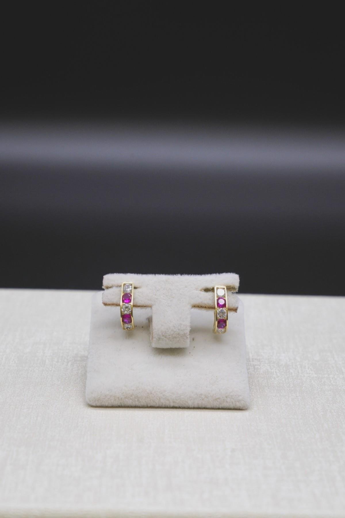 Zirkon Taşlı Çocuk Küpe 14 Ayar